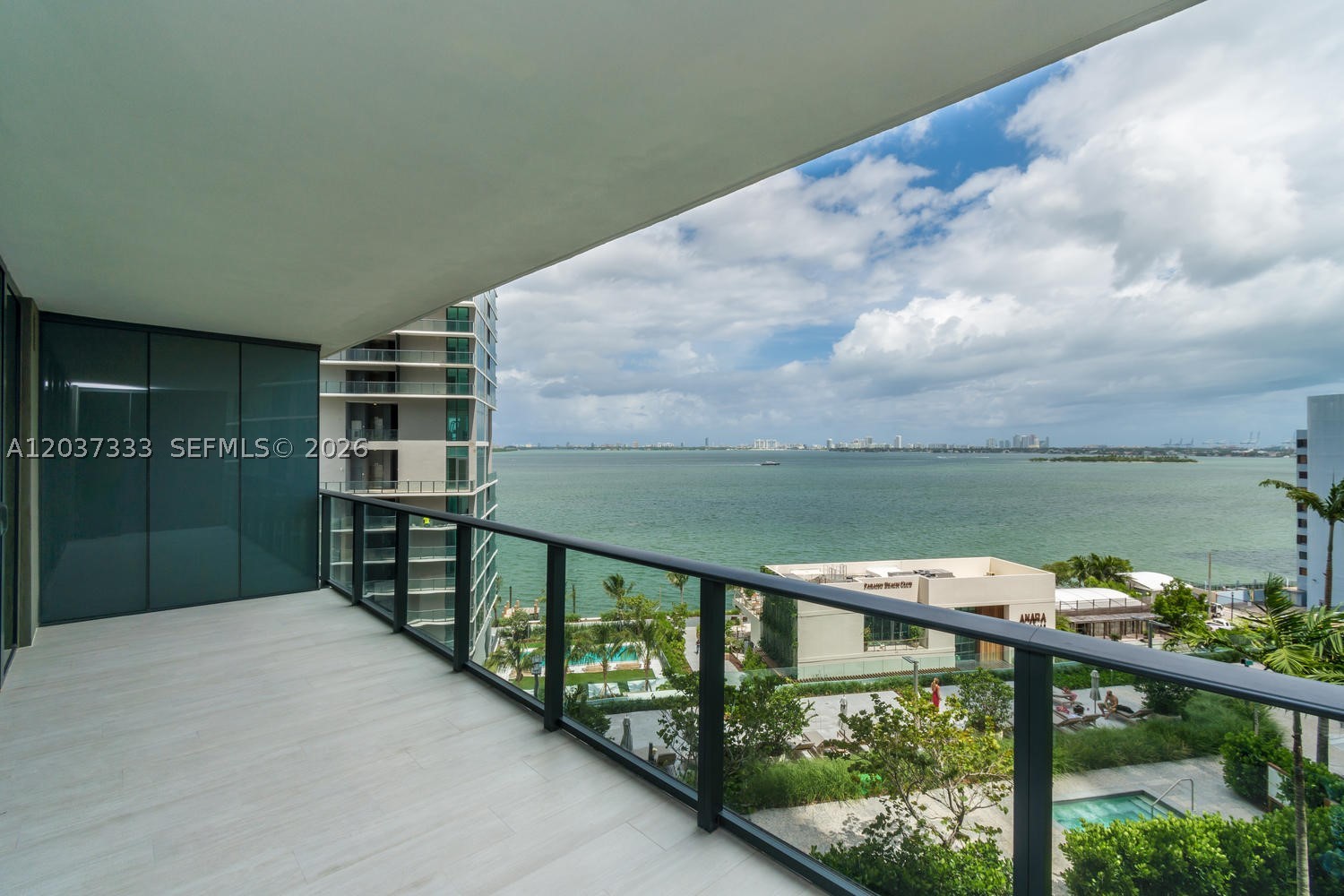 650 NE 32nd St #805, Miami FL 33137