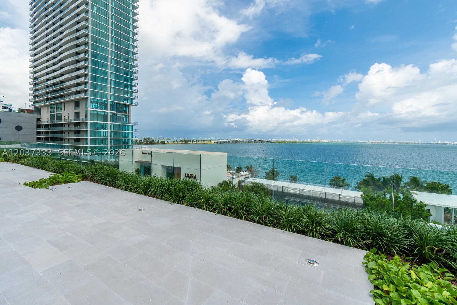650 NE 32nd St #805, Miami FL 33137