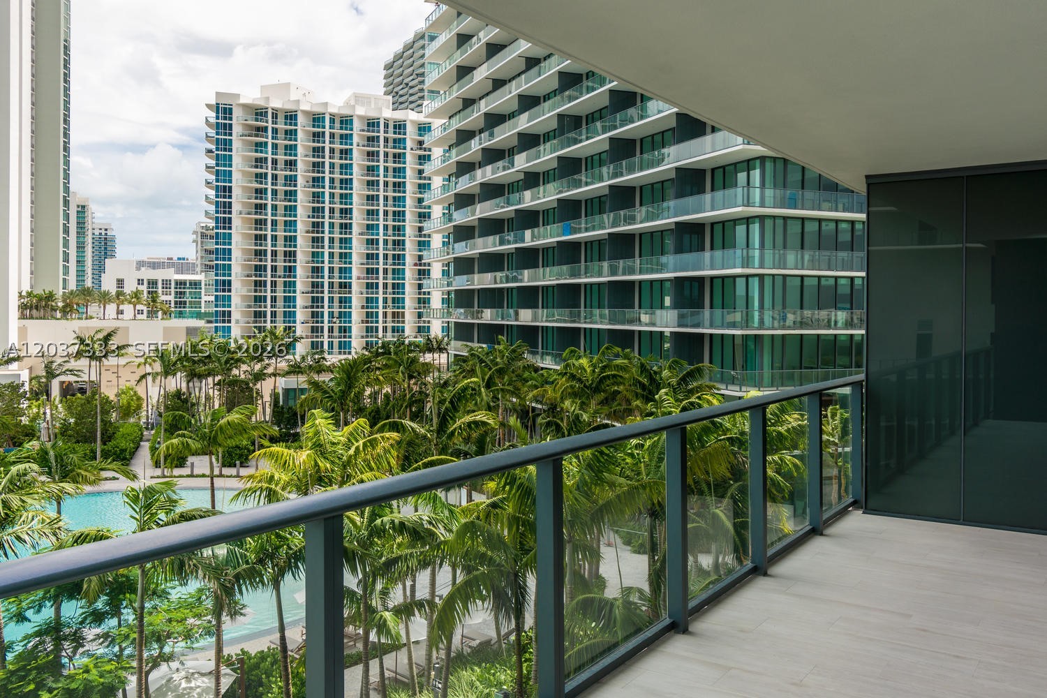 650 NE 32nd St #805, Miami FL 33137