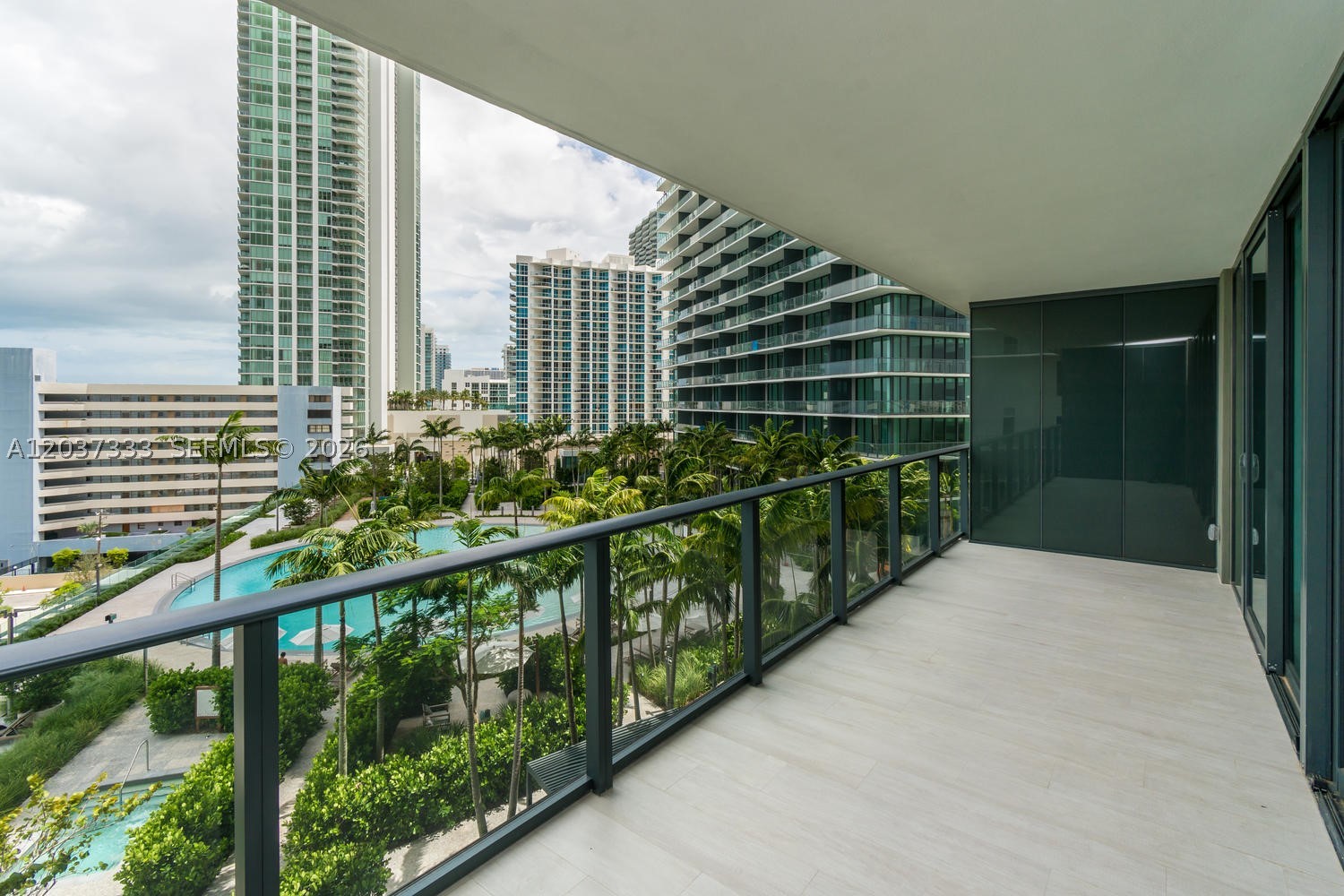 650 NE 32nd St #805, Miami FL 33137