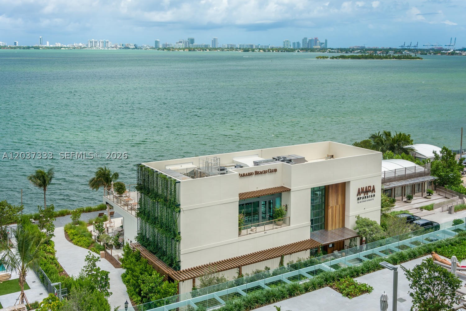650 NE 32nd St #805, Miami FL 33137