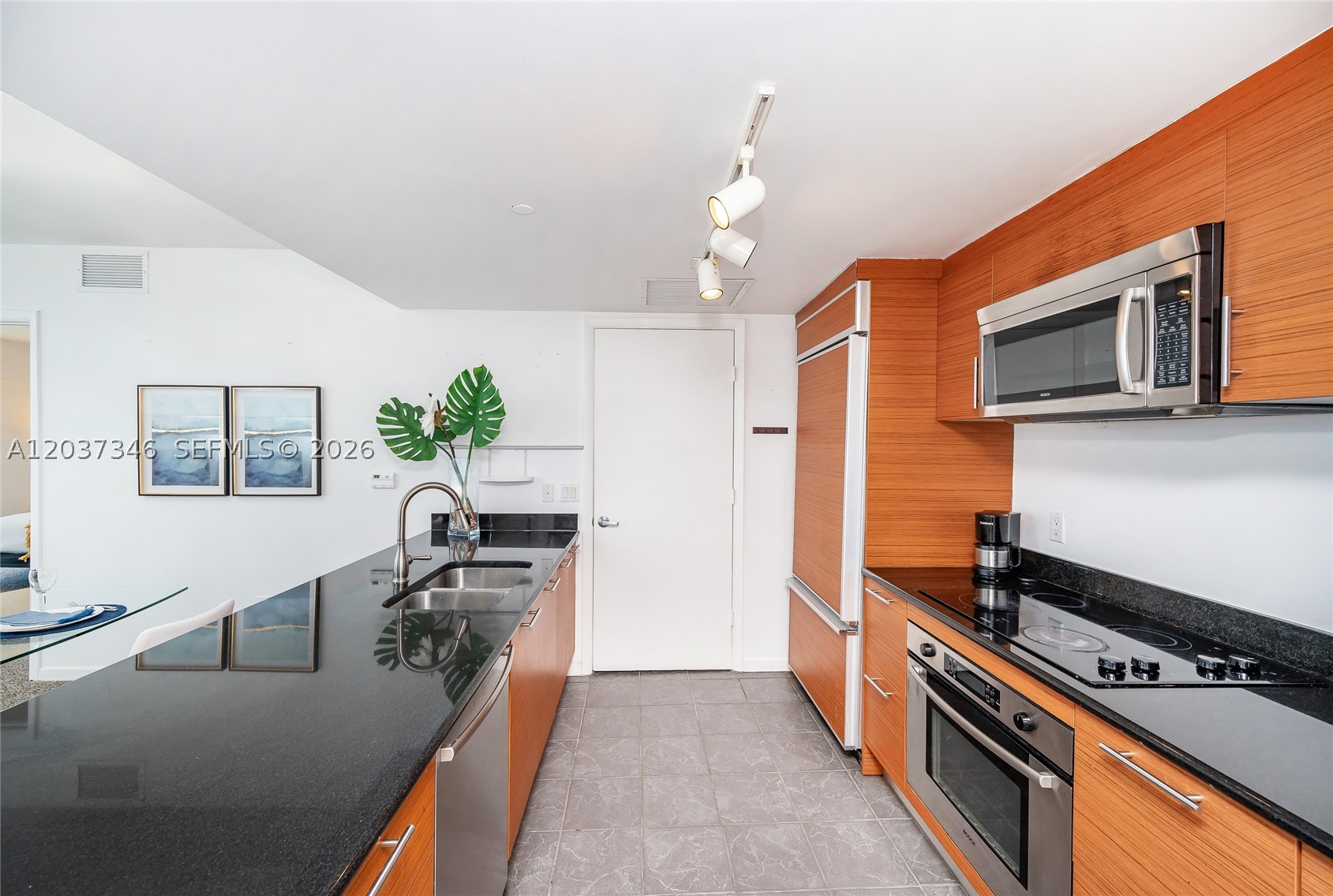 50 Biscayne Blvd #4104, Miami FL 33132
