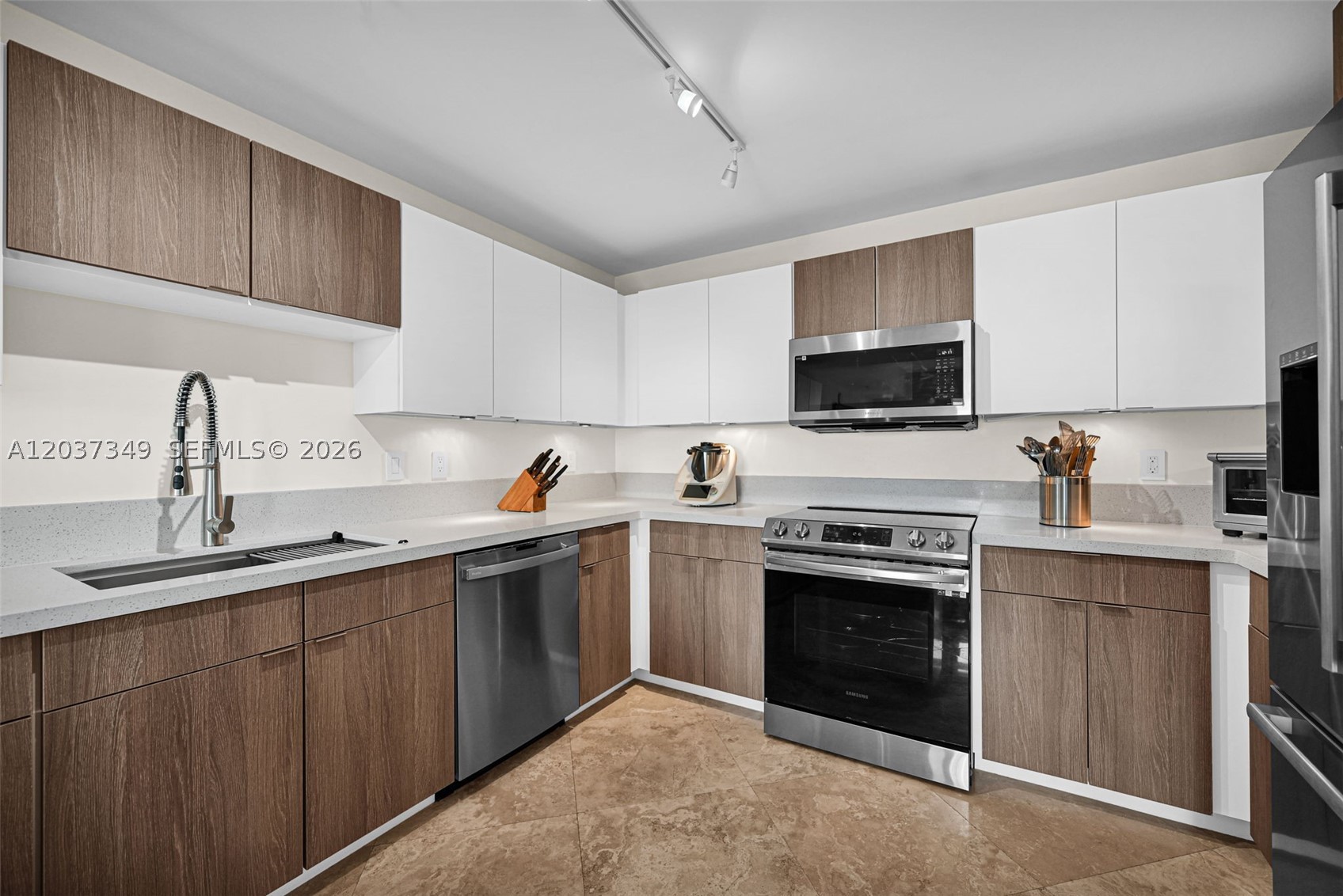 8390 SW 72nd Ave #905, Miami FL 33143