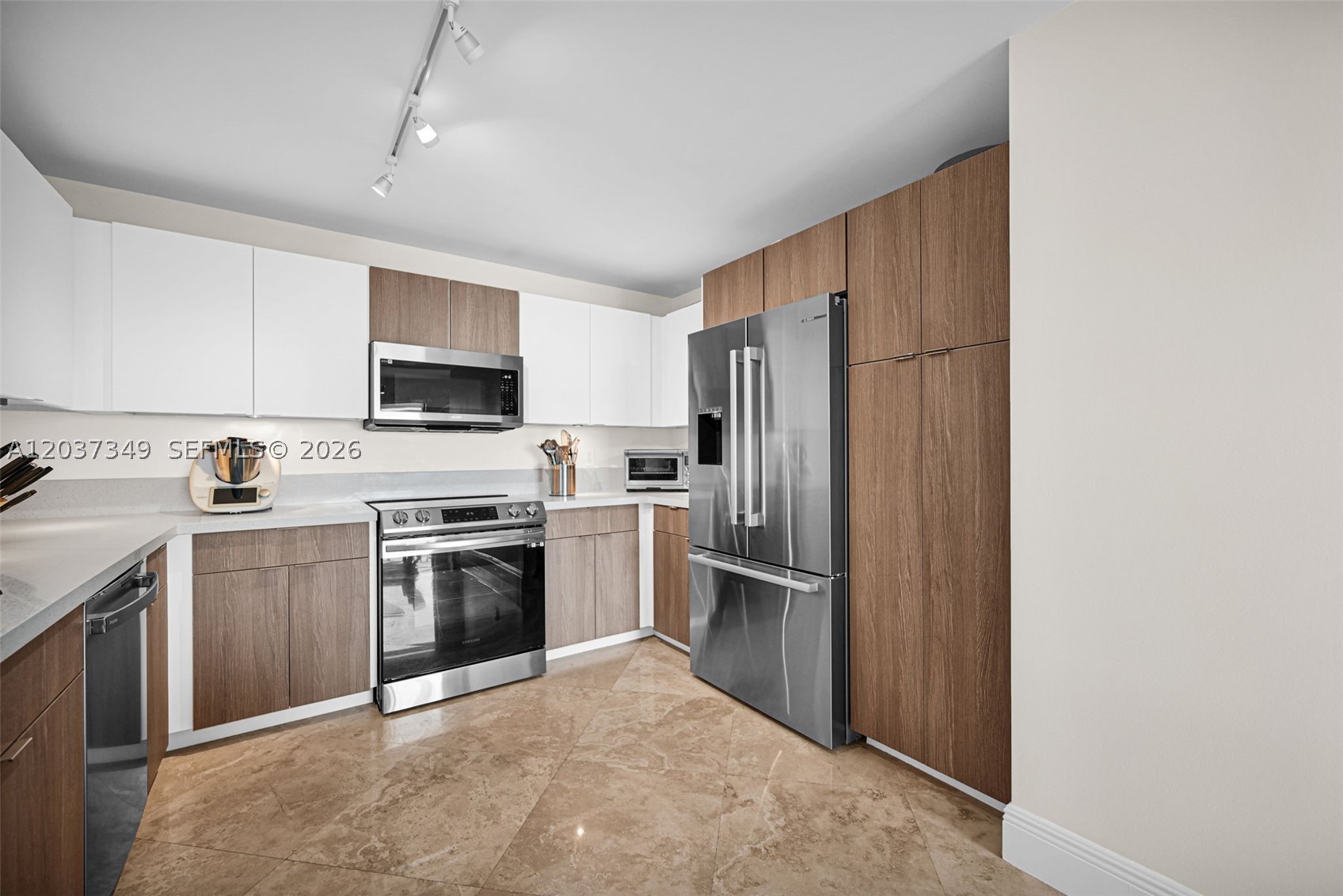 8390 SW 72nd Ave #905, Miami FL 33143