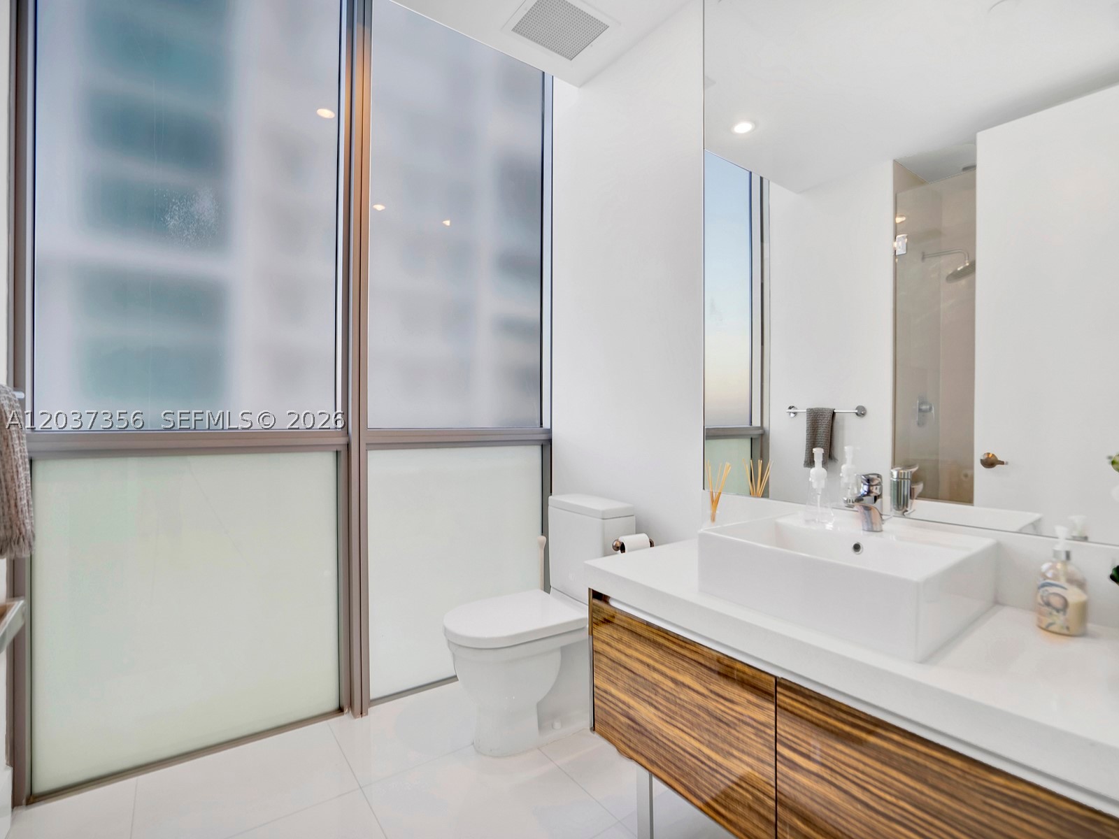 1100 Biscayne Blvd #4001, Miami FL 33132