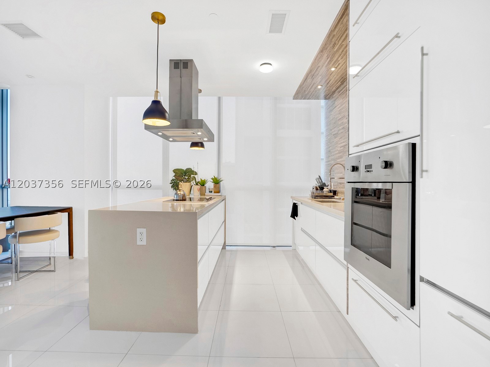 1100 Biscayne Blvd #4001, Miami FL 33132