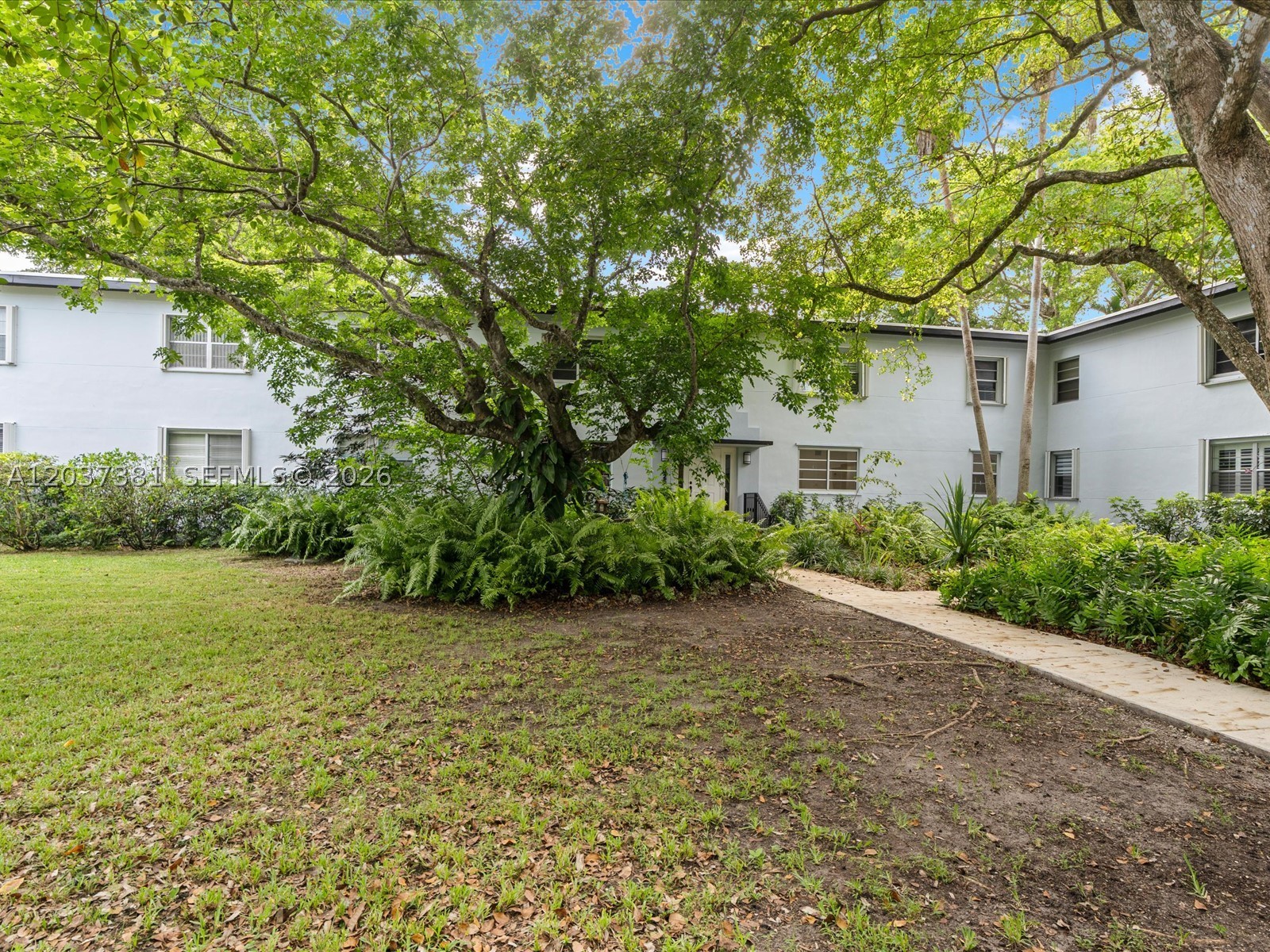 5625 SW 80th St #113B, Miami FL 33143