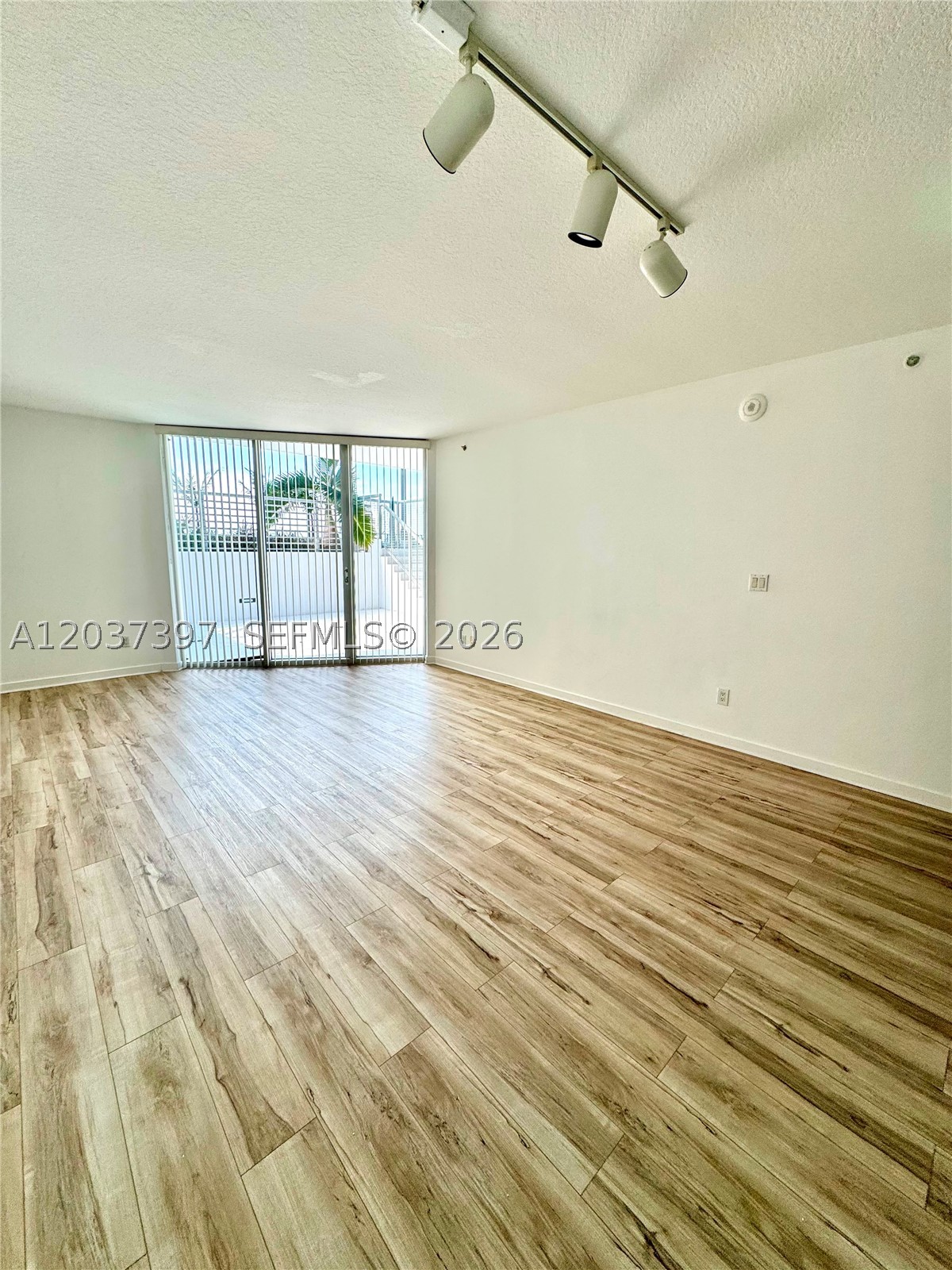 325 S Biscayne Blvd #1116, Miami FL 33131