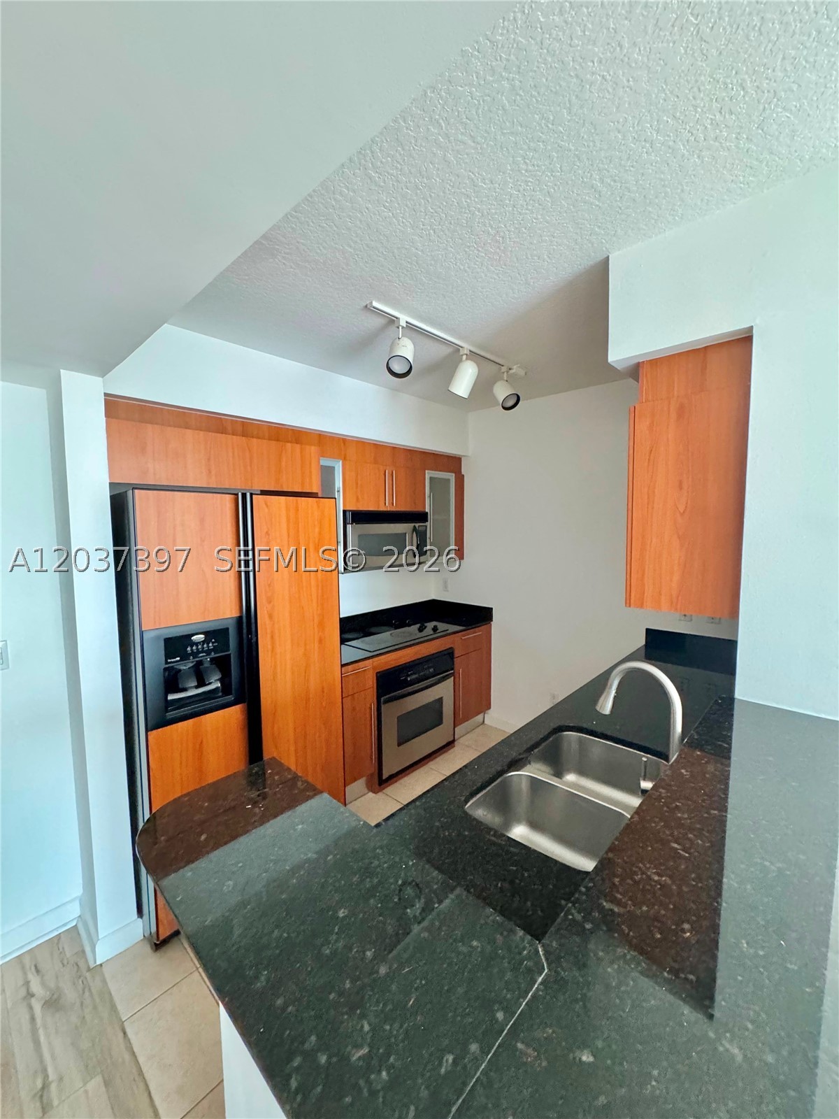 325 S Biscayne Blvd #1116, Miami FL 33131