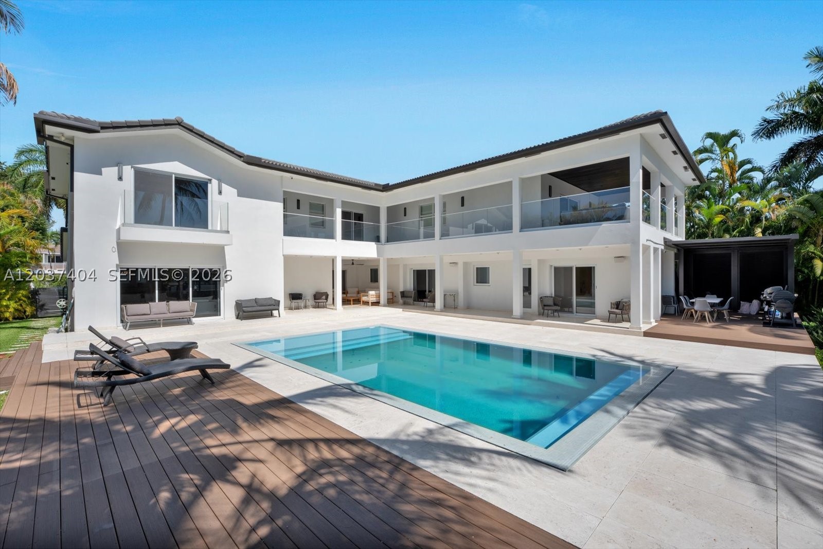 431 Layne Blvd, Hallandale Beach FL 33009