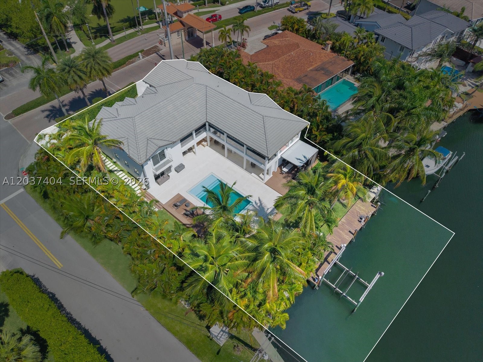 431 Layne Blvd, Hallandale Beach FL 33009