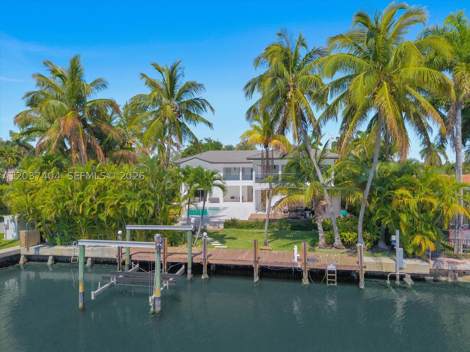 431 Layne Blvd, Hallandale Beach FL 33009