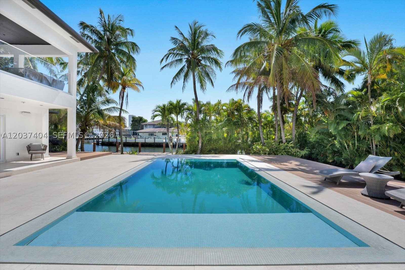431 Layne Blvd, Hallandale Beach FL 33009