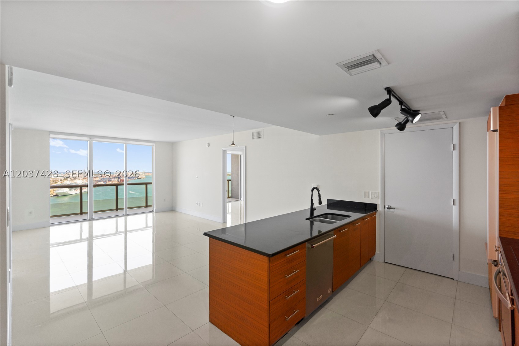 50 Biscayne Blvd #2604, Miami FL 33132