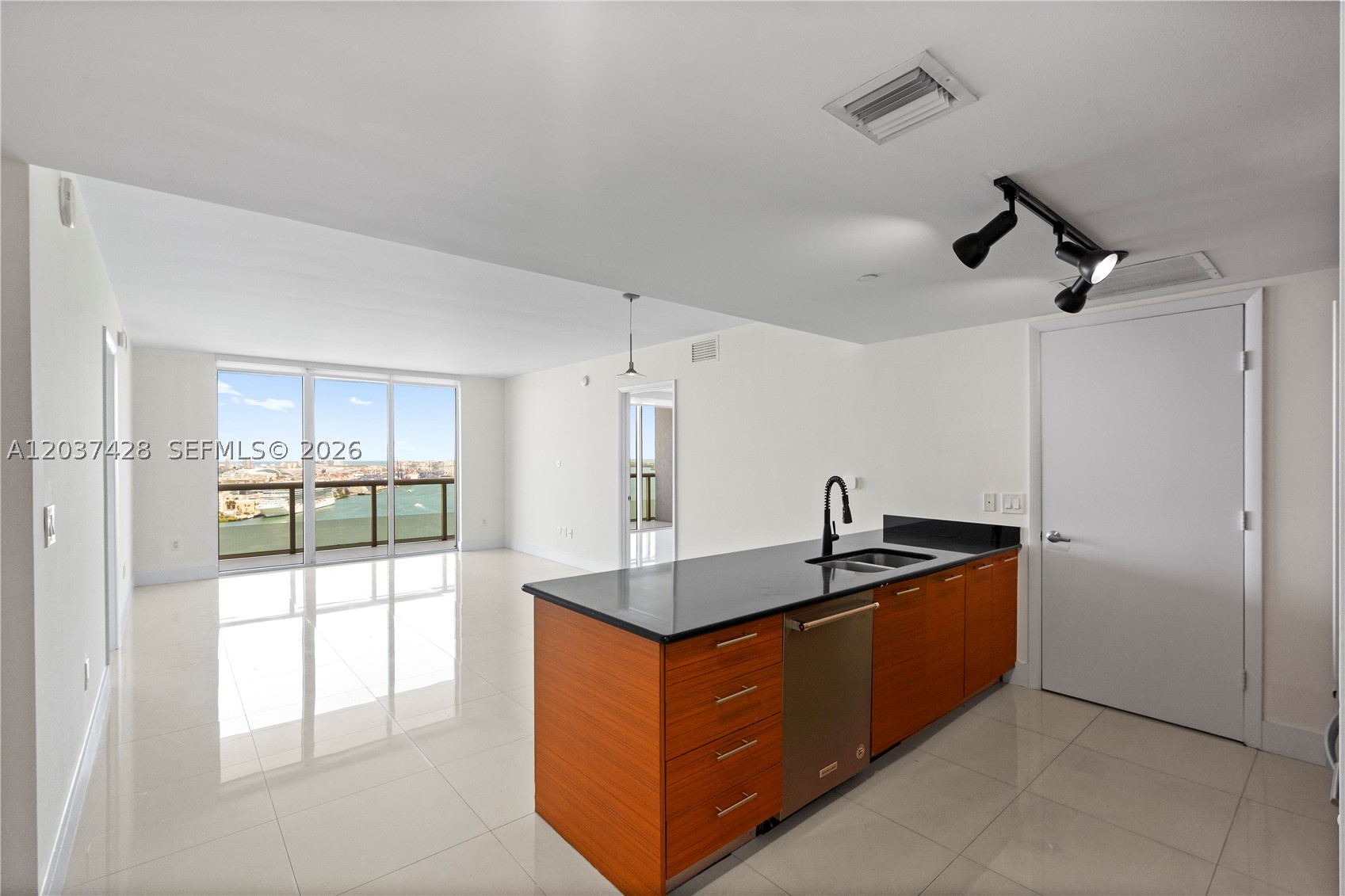 50 Biscayne Blvd #2604, Miami FL 33132