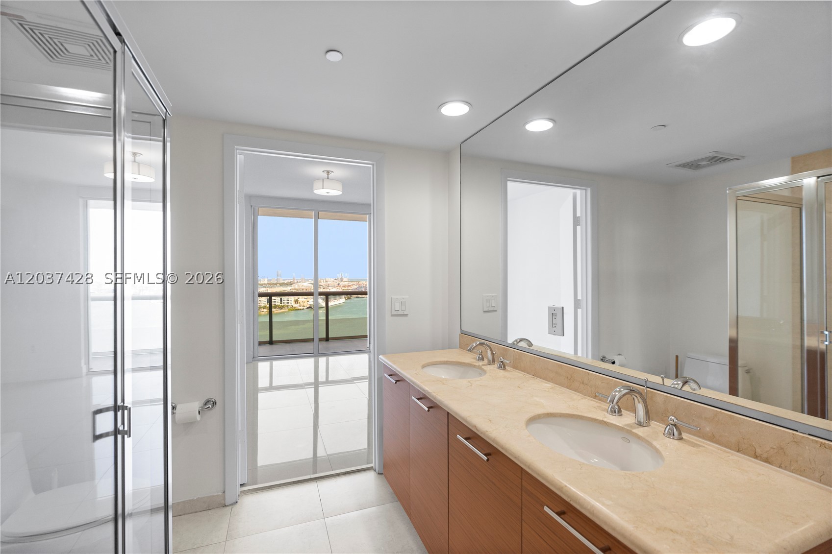 50 Biscayne Blvd #2604, Miami FL 33132