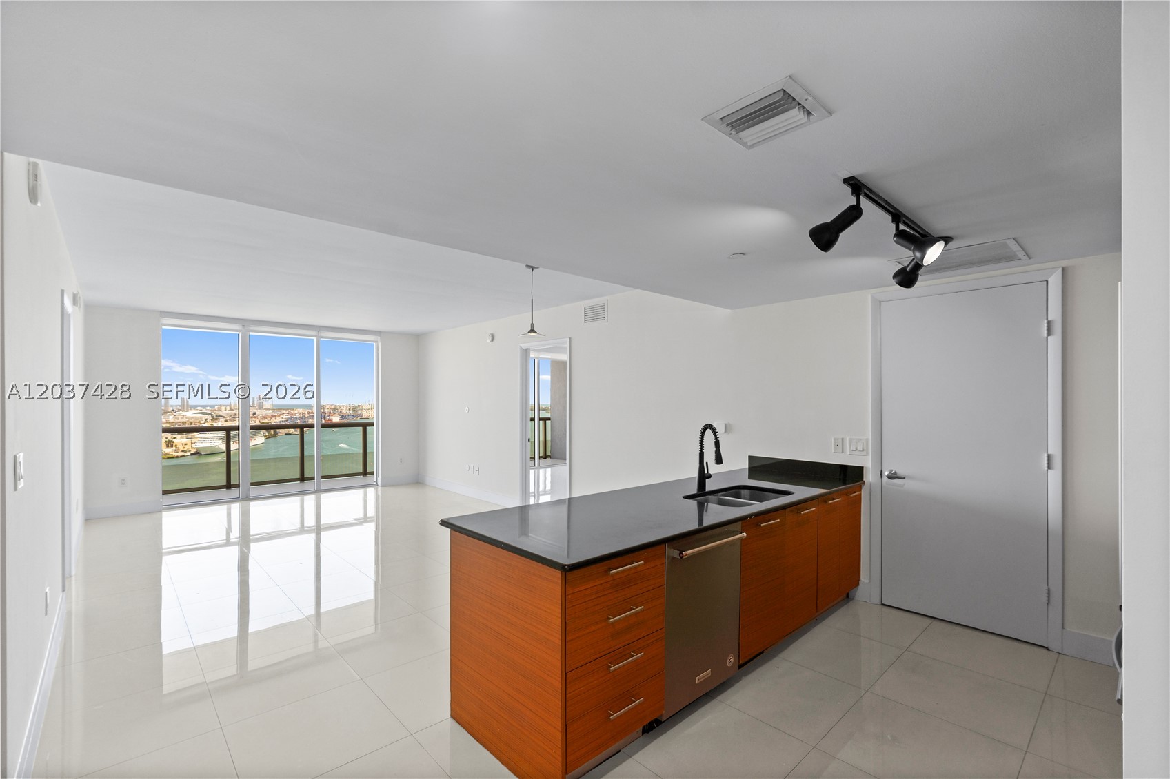 50 Biscayne Blvd #2604, Miami FL 33132