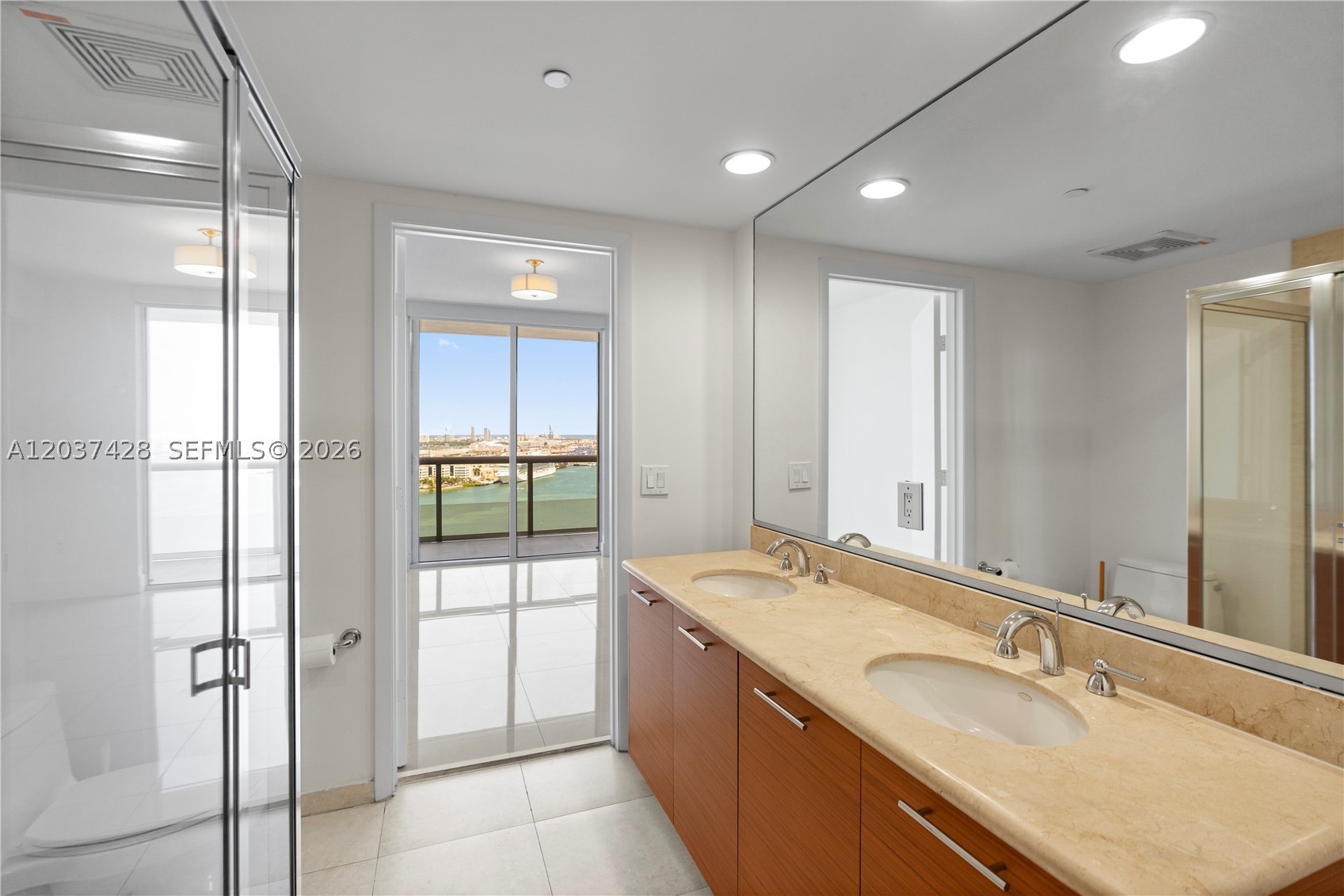 50 Biscayne Blvd #2604, Miami FL 33132