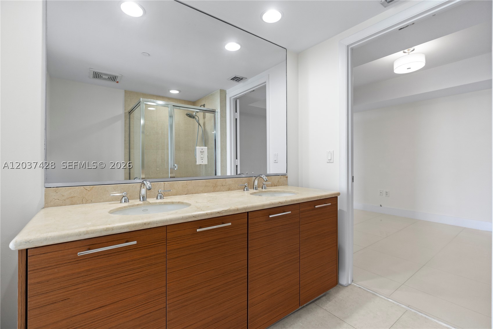 50 Biscayne Blvd #2604, Miami FL 33132