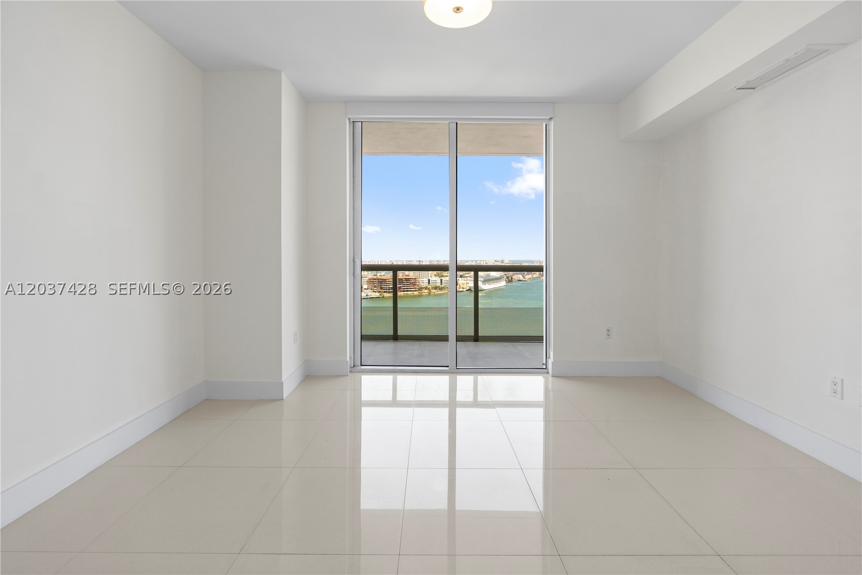 50 Biscayne Blvd #2604, Miami FL 33132