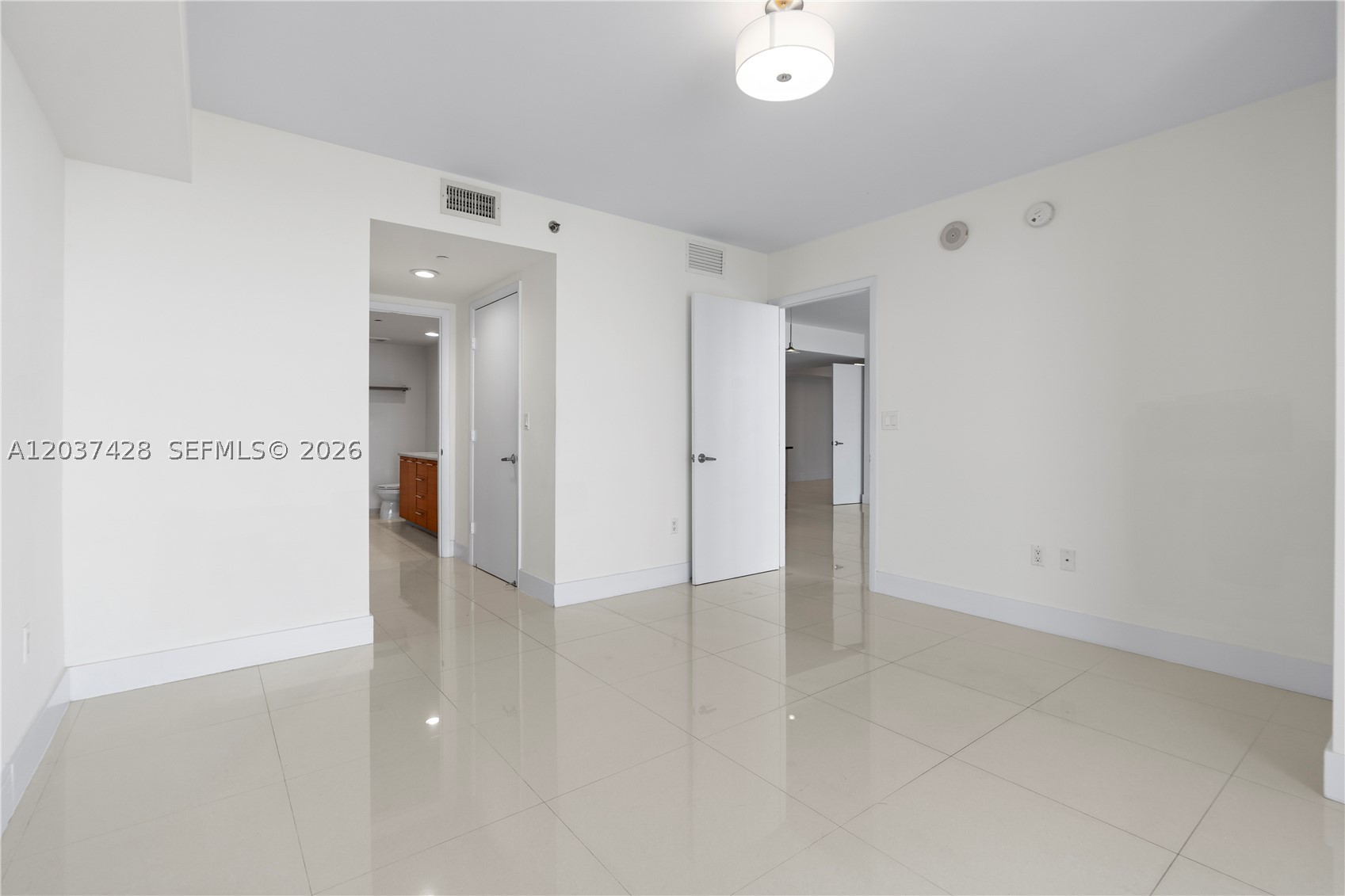 50 Biscayne Blvd #2604, Miami FL 33132