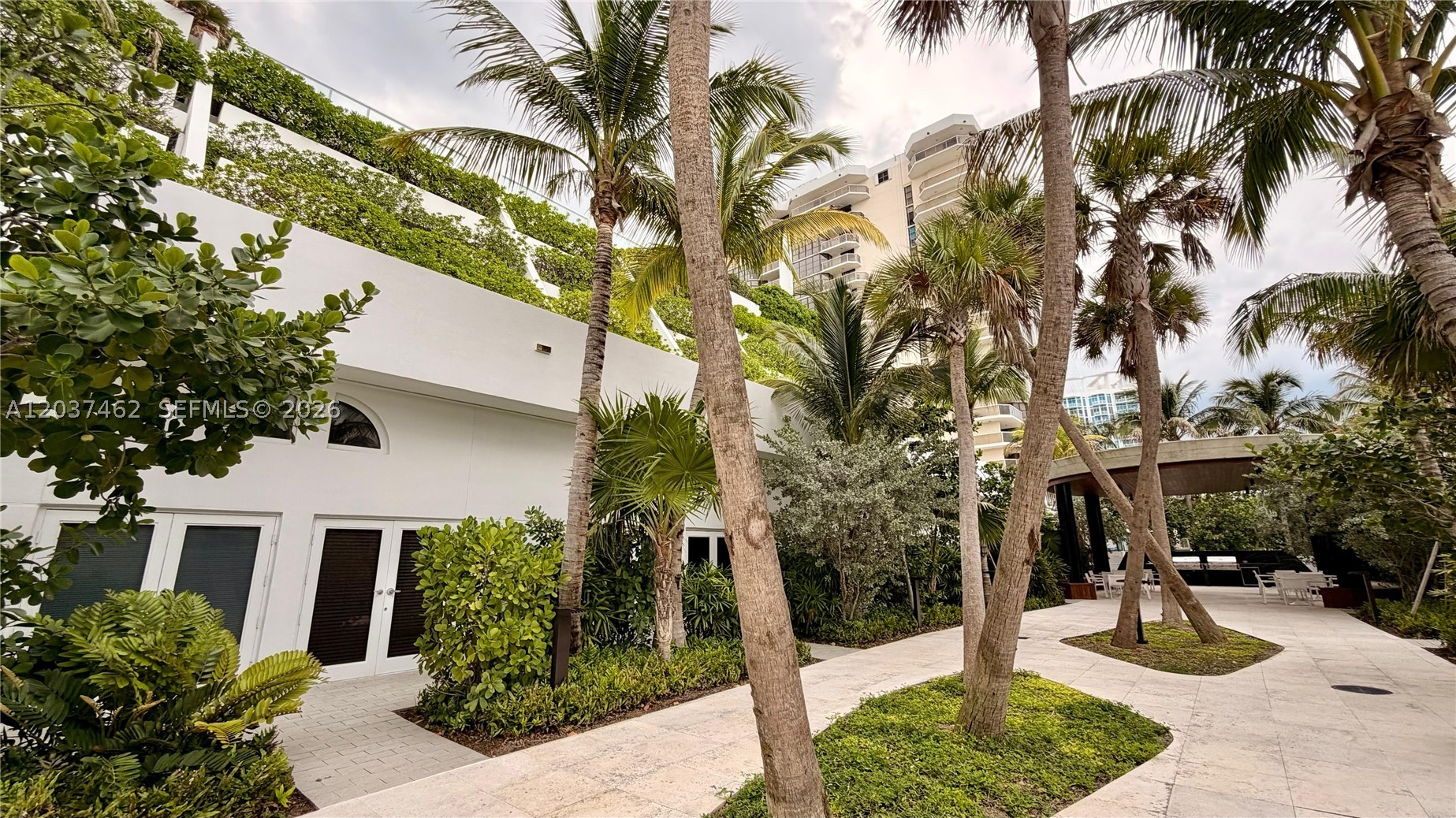 6365 Collins Ave #2201, Miami Beach FL 33141