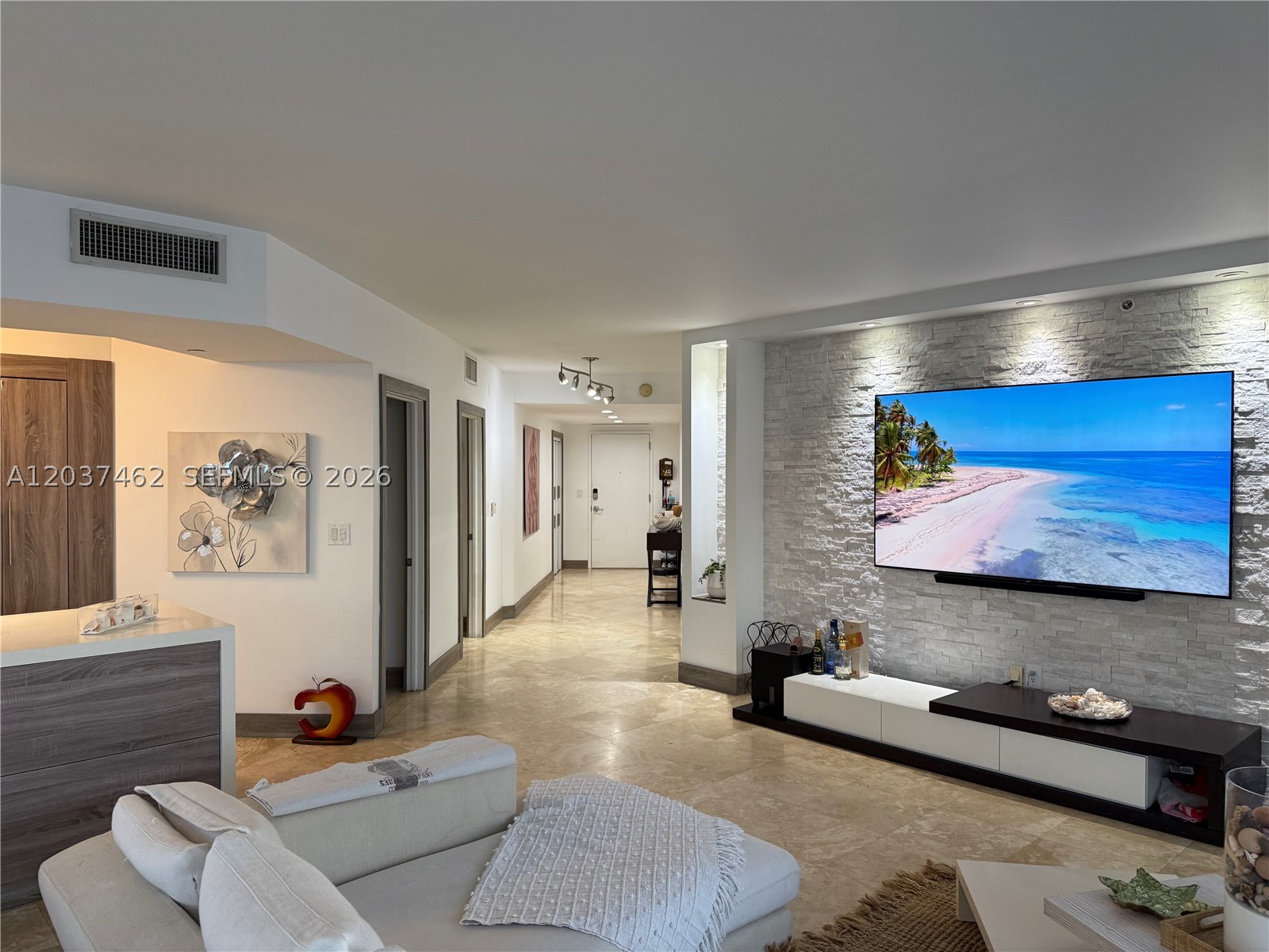6365 Collins Ave #2201, Miami Beach FL 33141