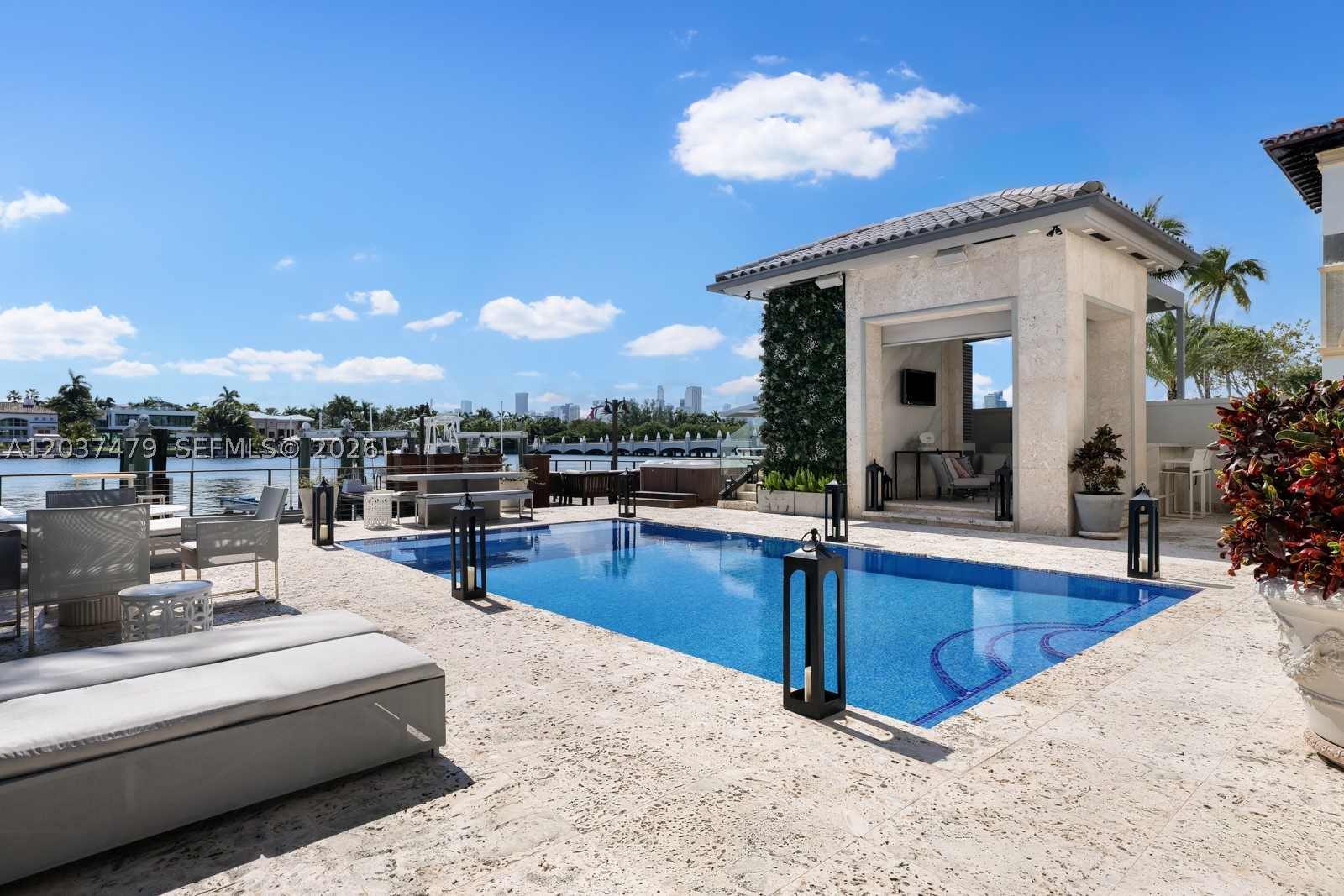 176 S Hibiscus Drive, Miami Beach FL 33139
