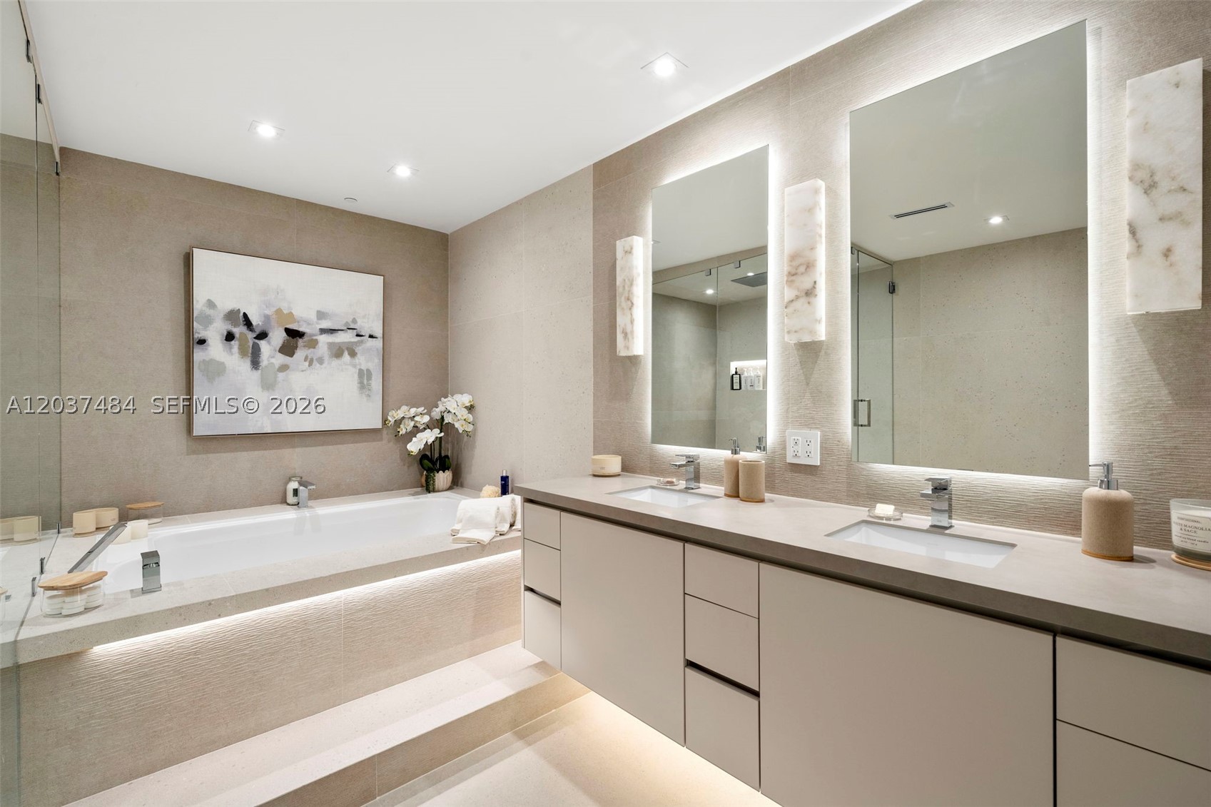 60 Edgewater Dr #11F, Coral Gables FL 33133