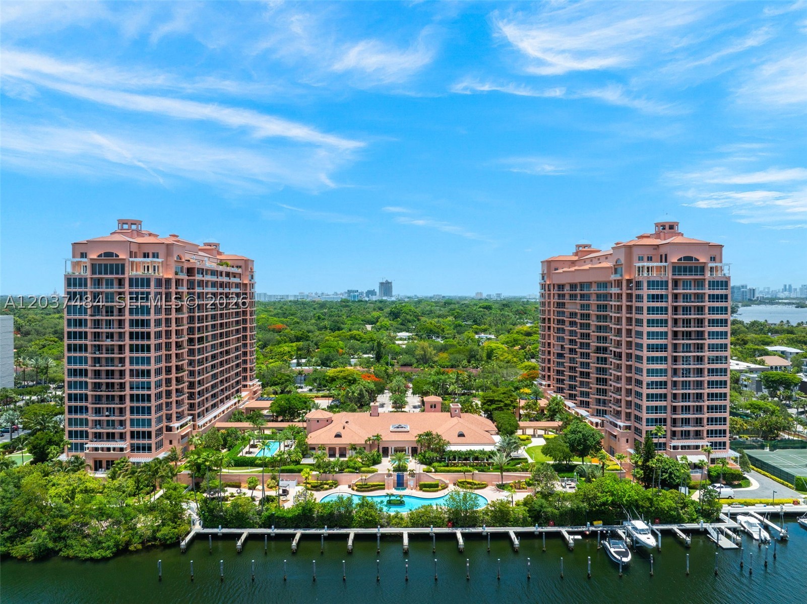 60 Edgewater Dr #11F, Coral Gables FL 33133