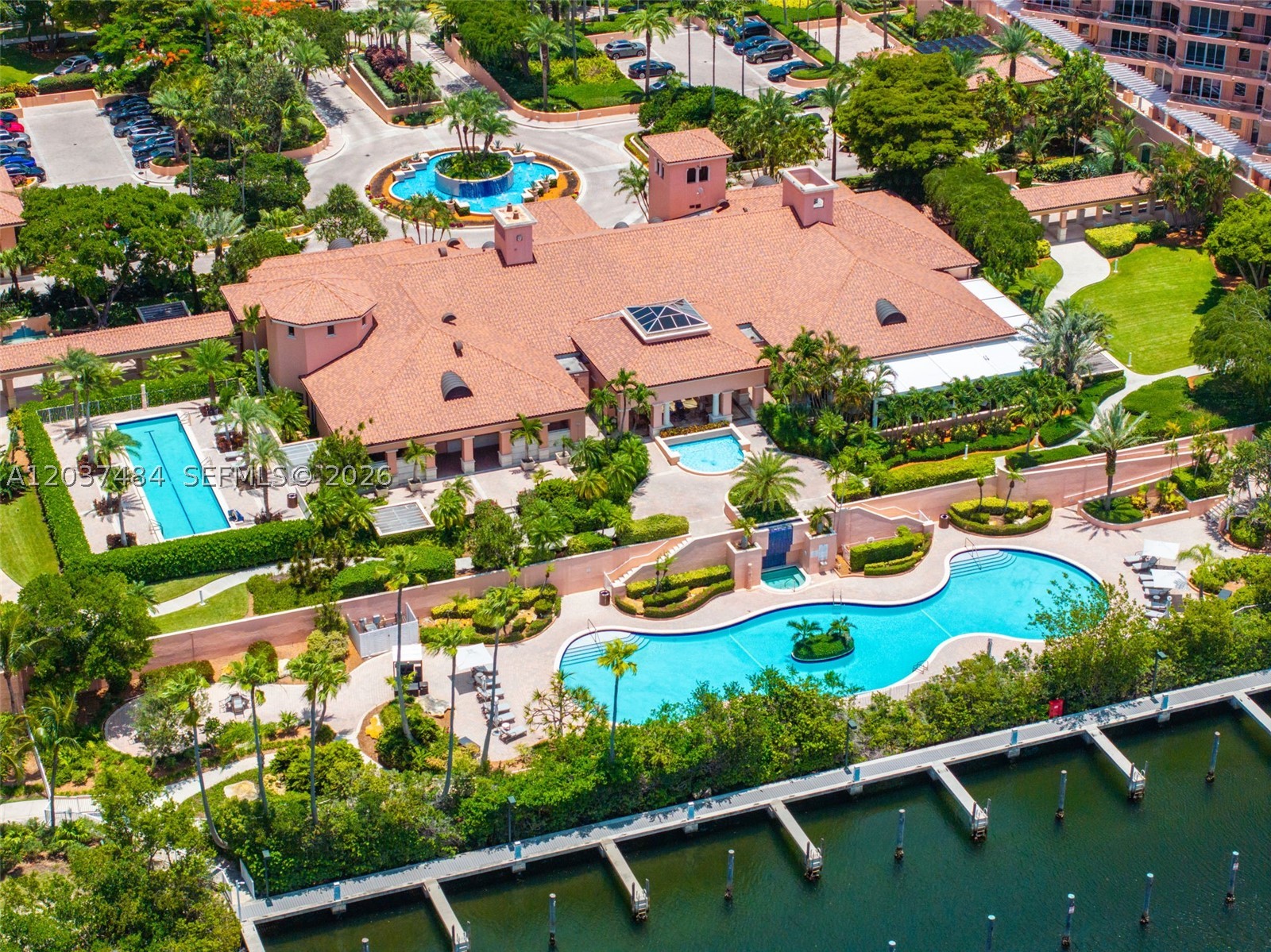 60 Edgewater Dr #11F, Coral Gables FL 33133