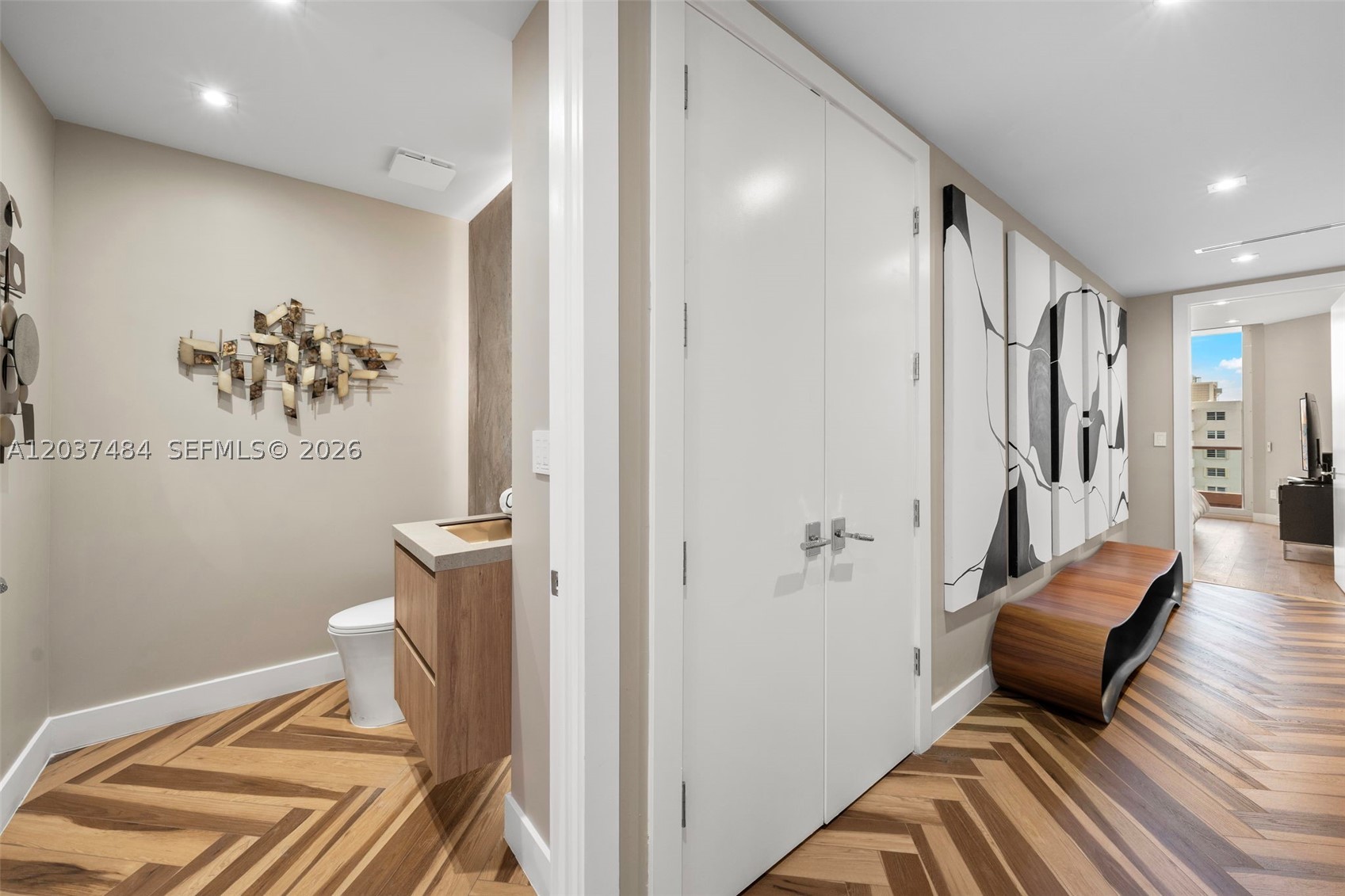 60 Edgewater Dr #11F, Coral Gables FL 33133