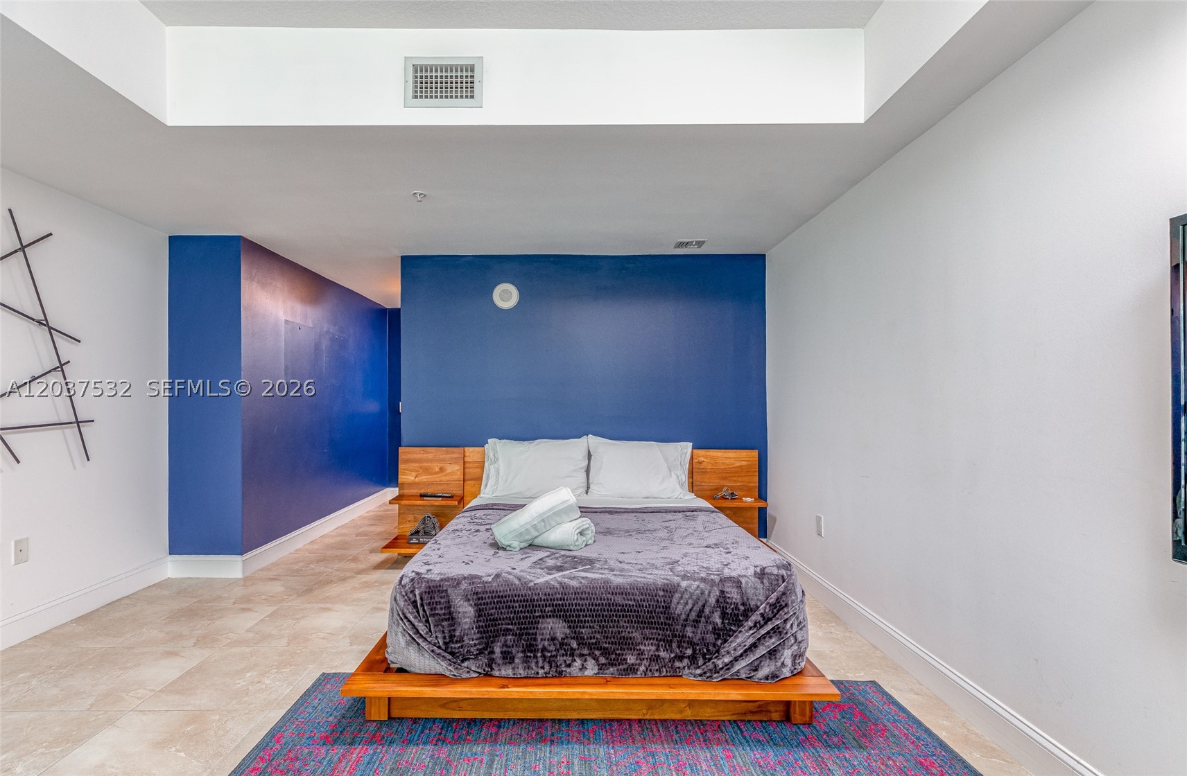 41 SE 5th St #706, Miami FL 33131