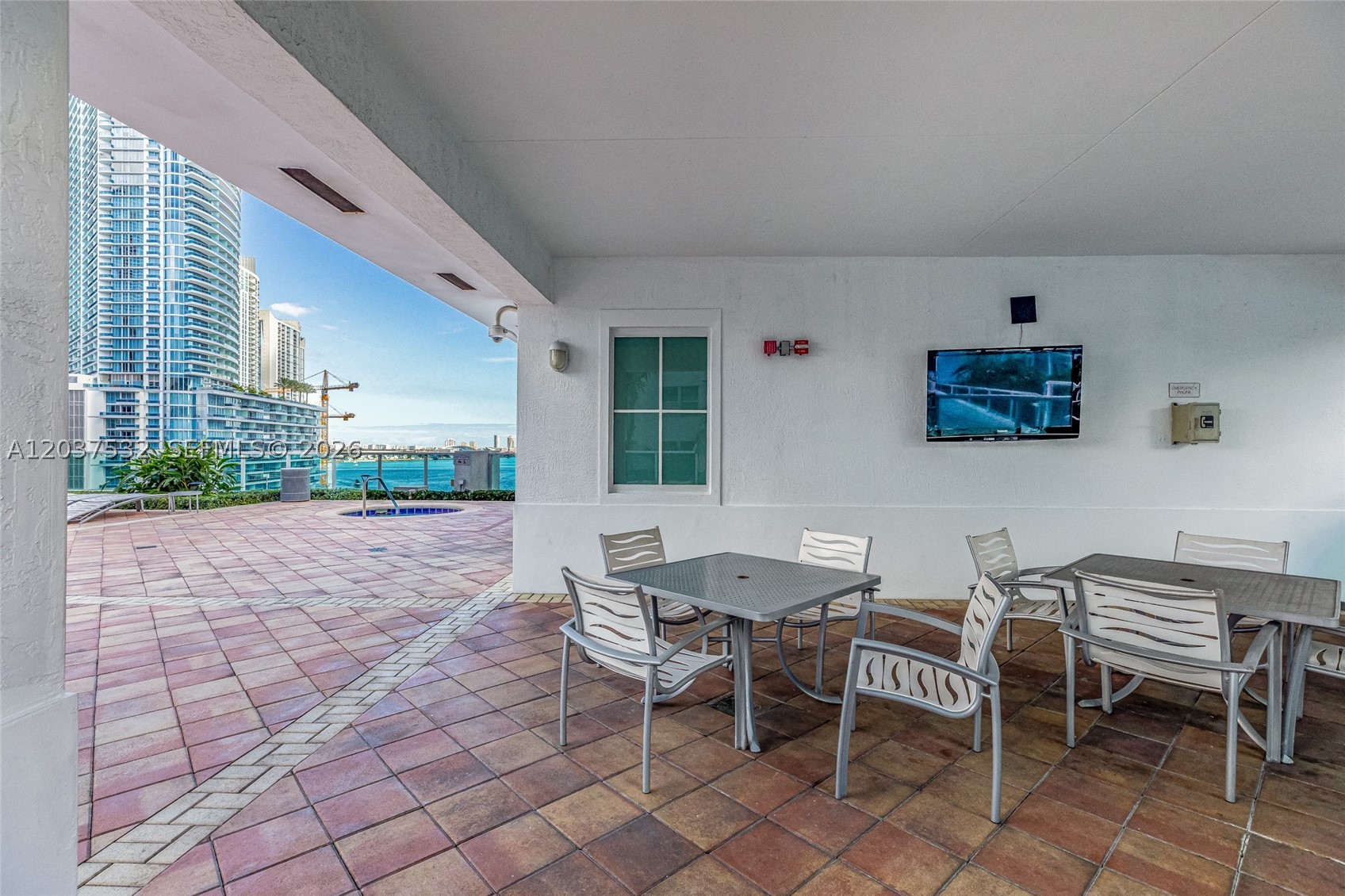 41 SE 5th St #706, Miami FL 33131