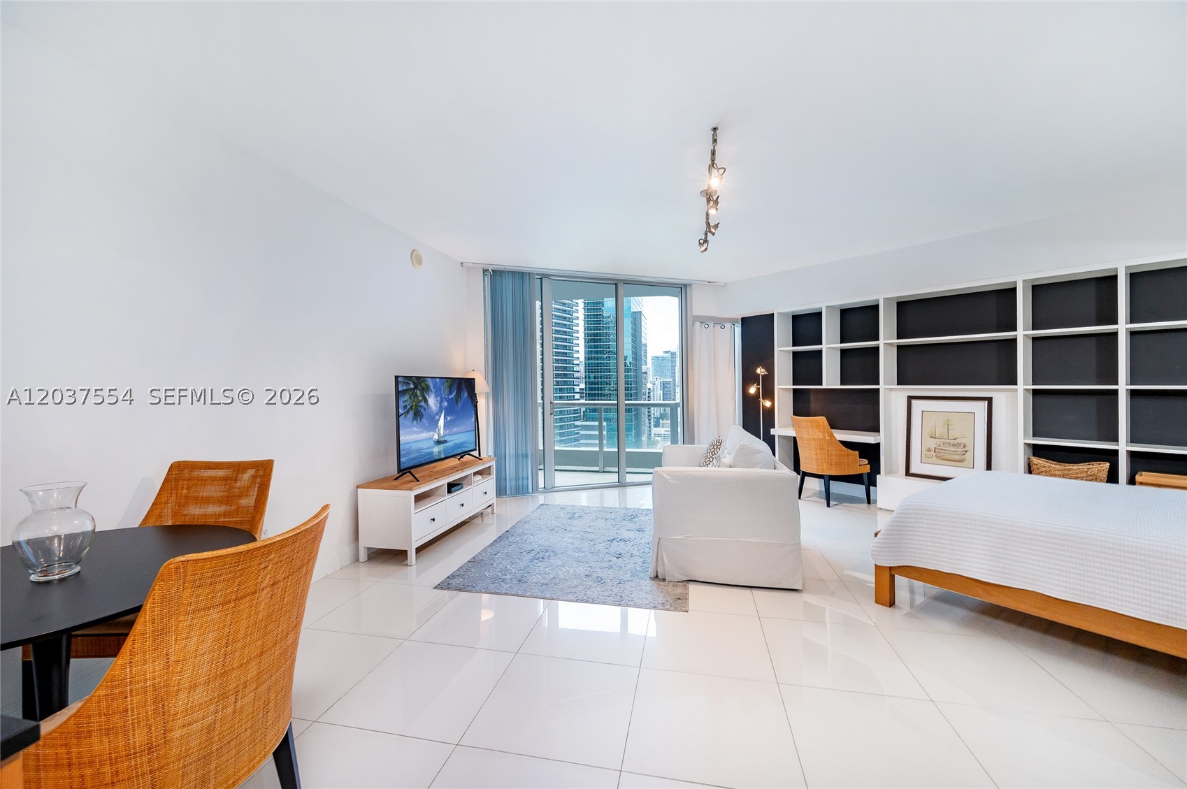 475 Brickell Ave #2908, Miami FL 33131