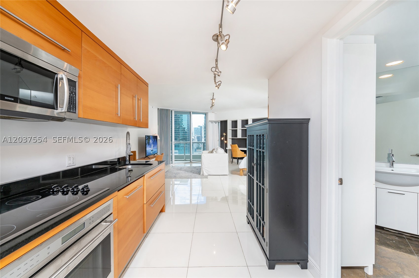 475 Brickell Ave #2908, Miami FL 33131