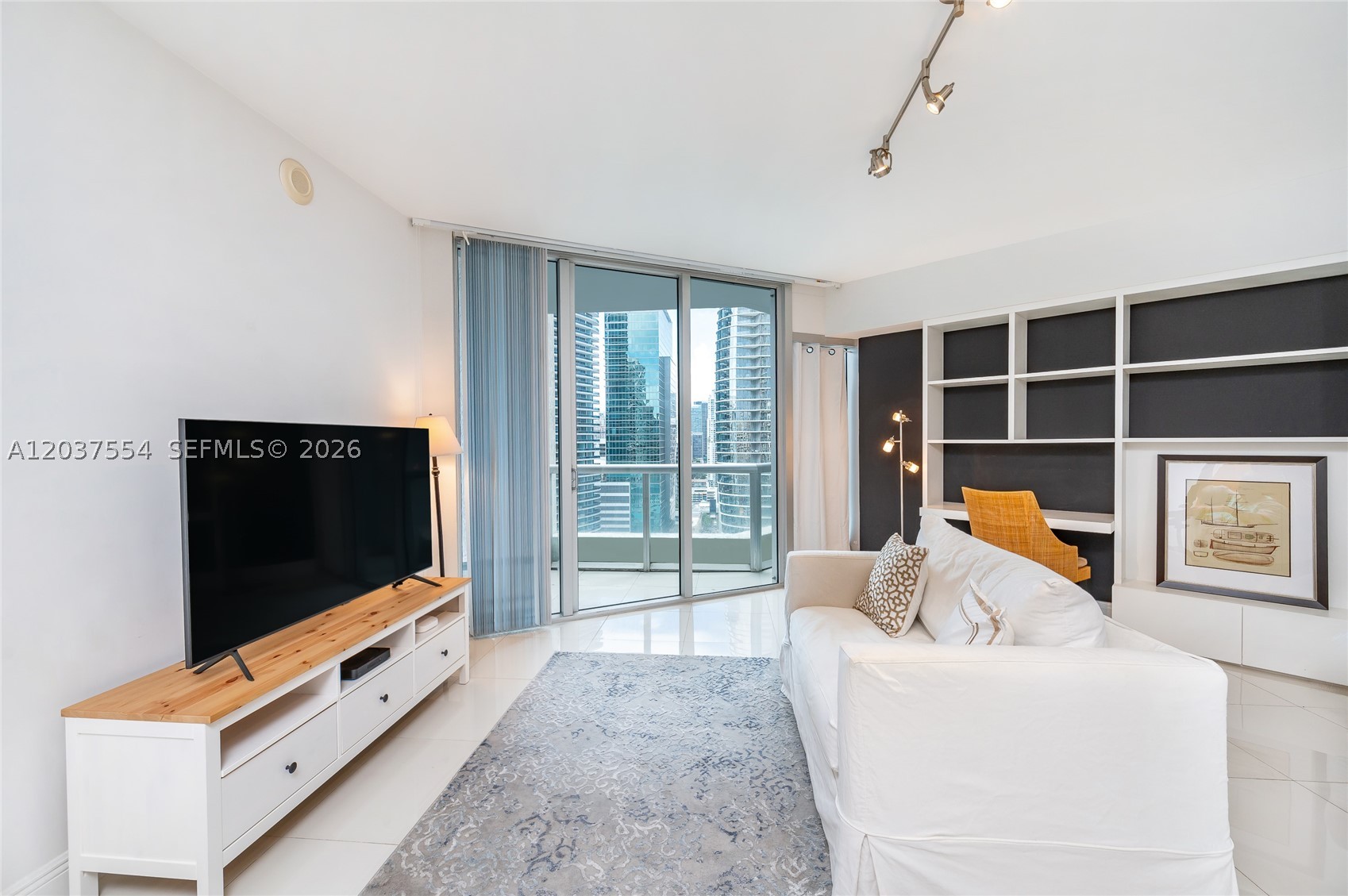 475 Brickell Ave #2908, Miami FL 33131