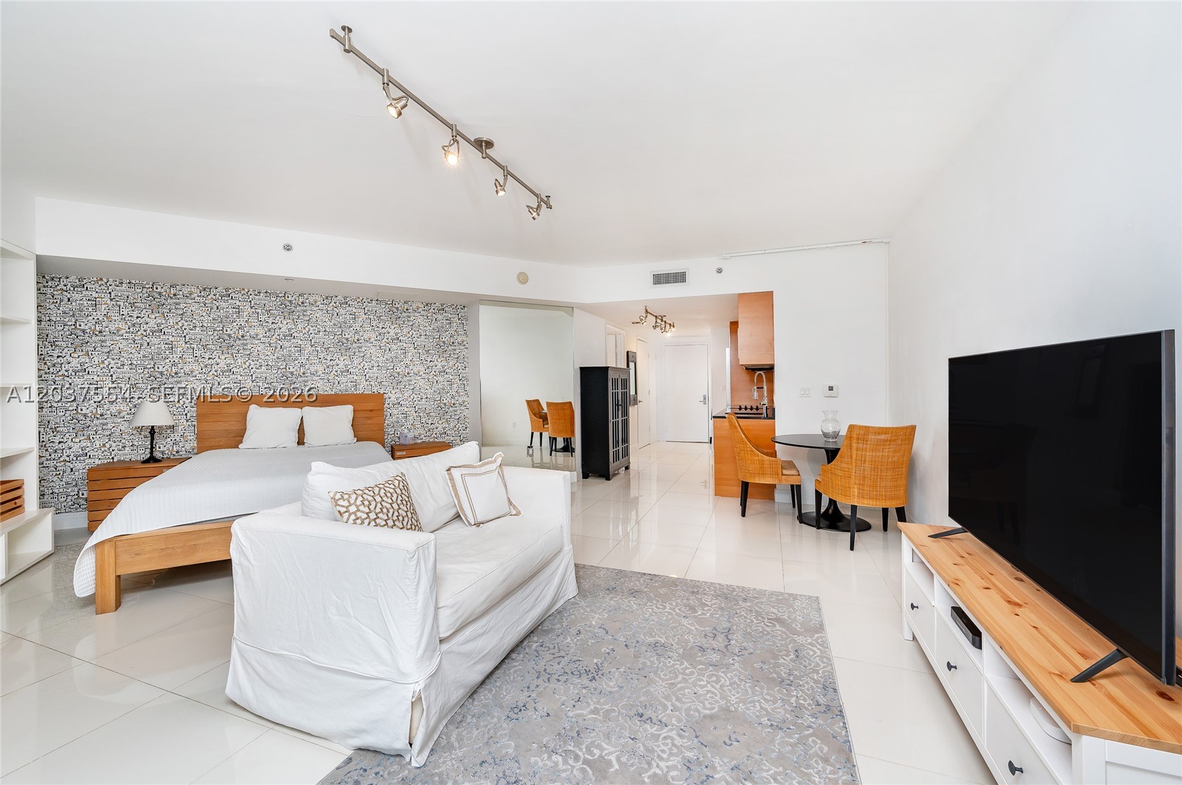475 Brickell Ave #2908, Miami FL 33131