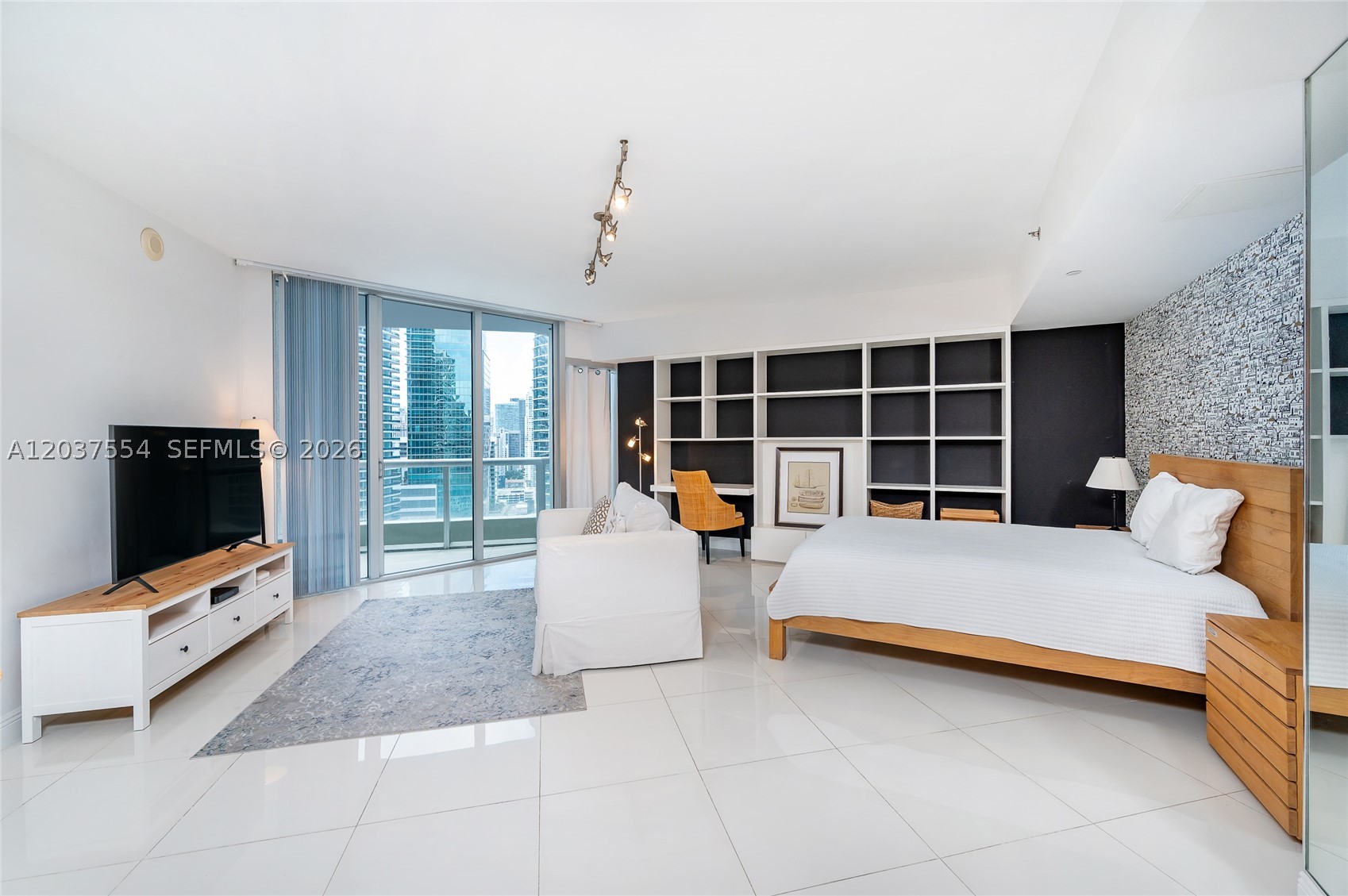 475 Brickell Ave #2908, Miami FL 33131
