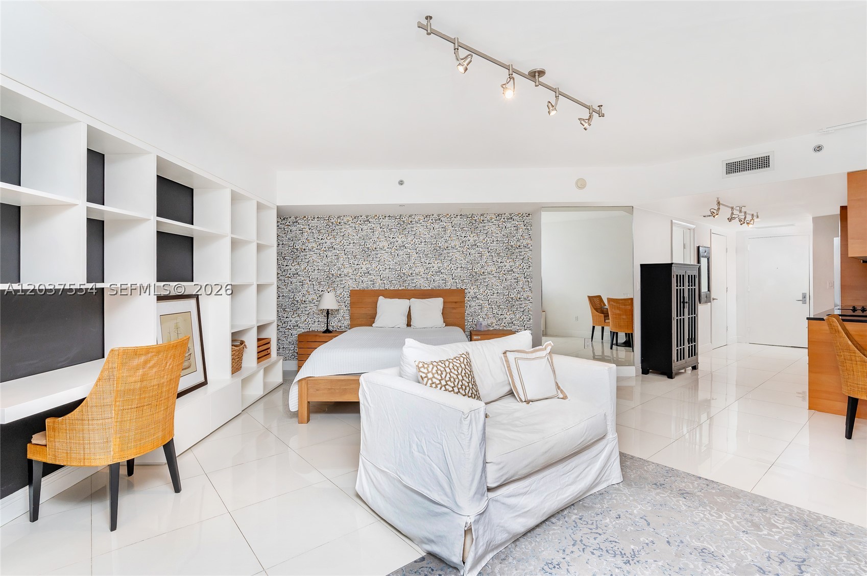 475 Brickell Ave #2908, Miami FL 33131