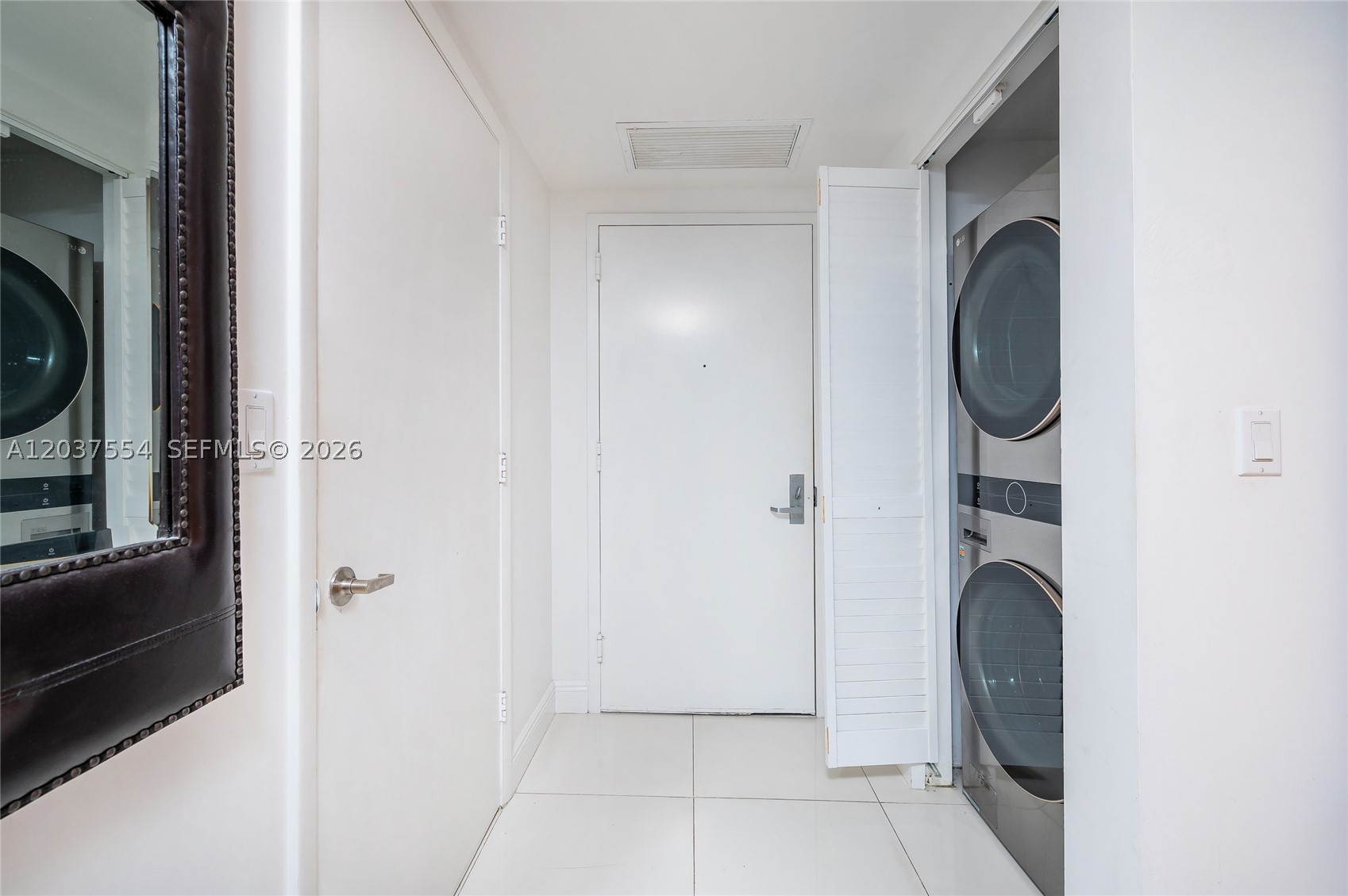 475 Brickell Ave #2908, Miami FL 33131