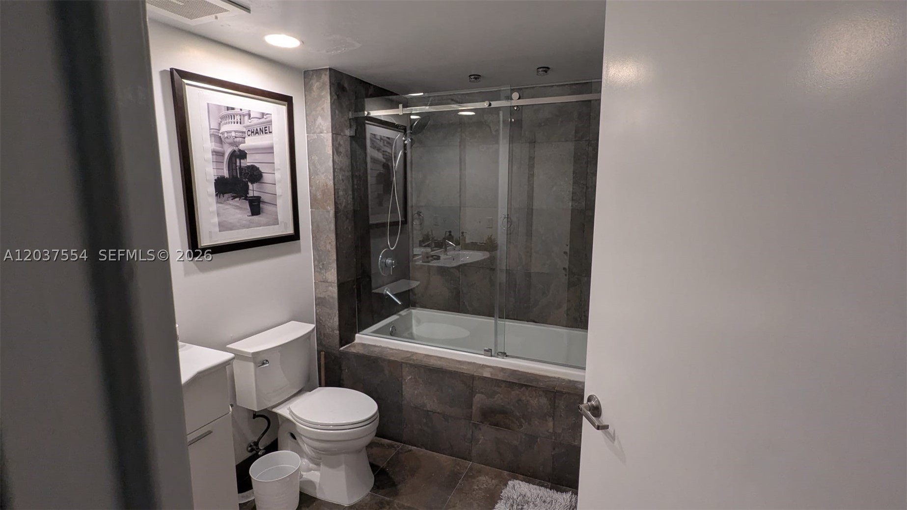 475 Brickell Ave #2908, Miami FL 33131