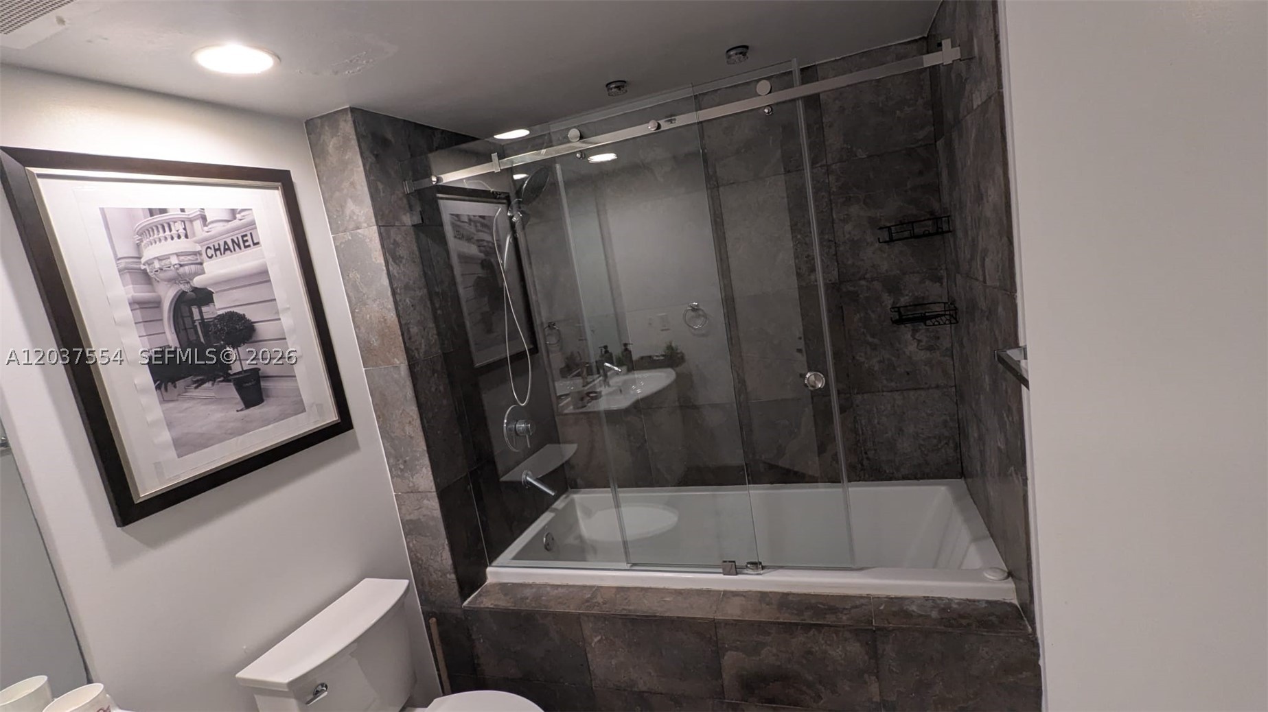 475 Brickell Ave #2908, Miami FL 33131