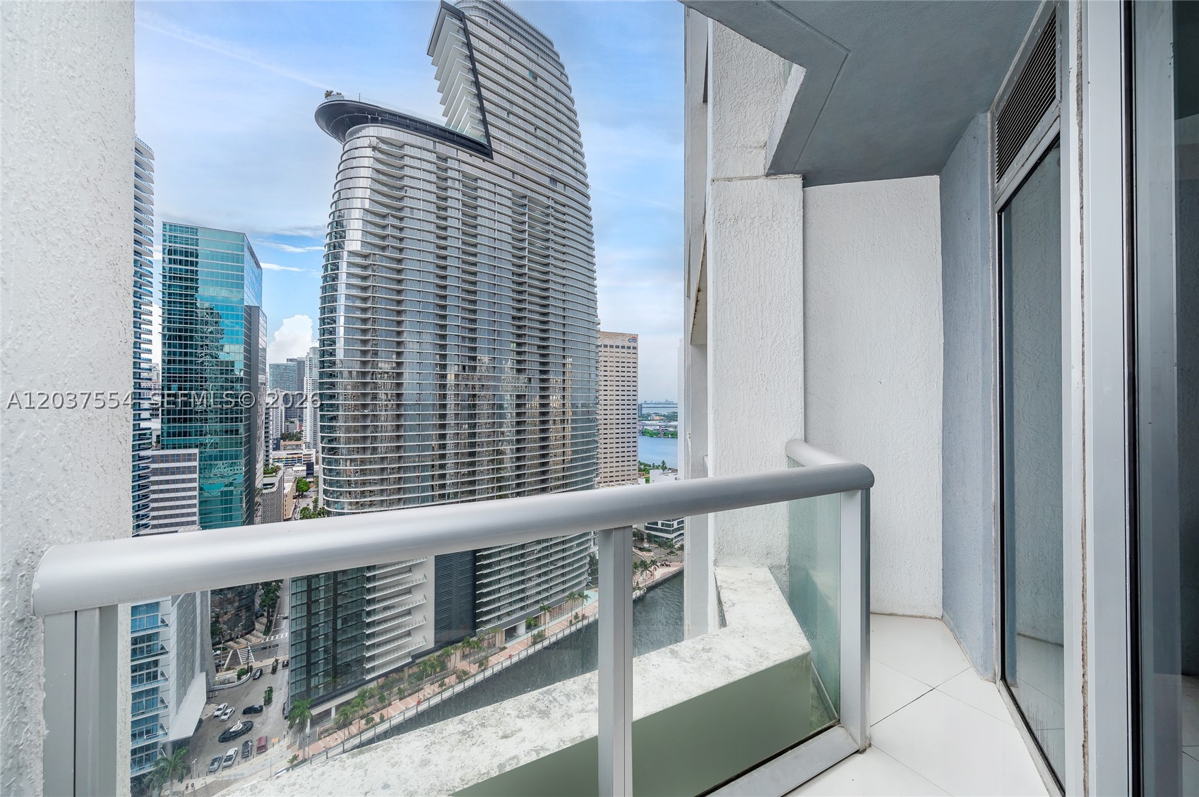 475 Brickell Ave #2908, Miami FL 33131