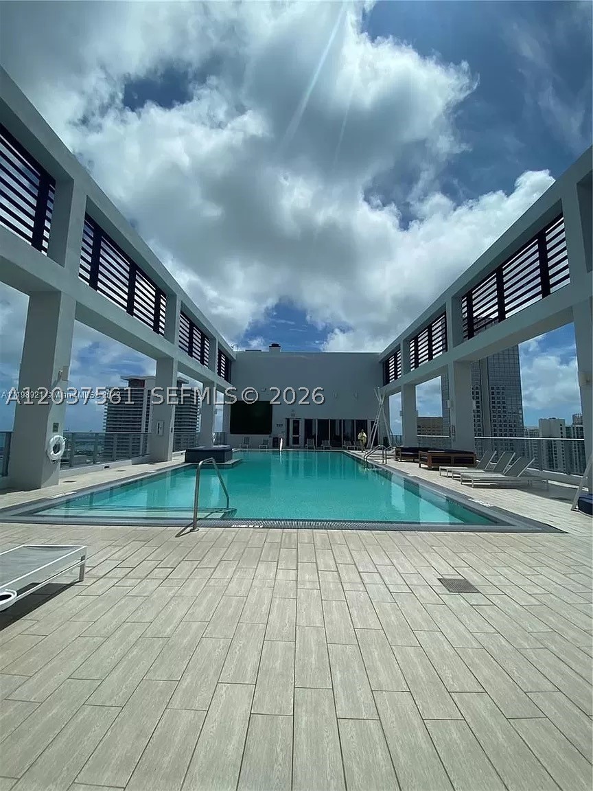 151 SE 1st St #2405, Miami FL 33131