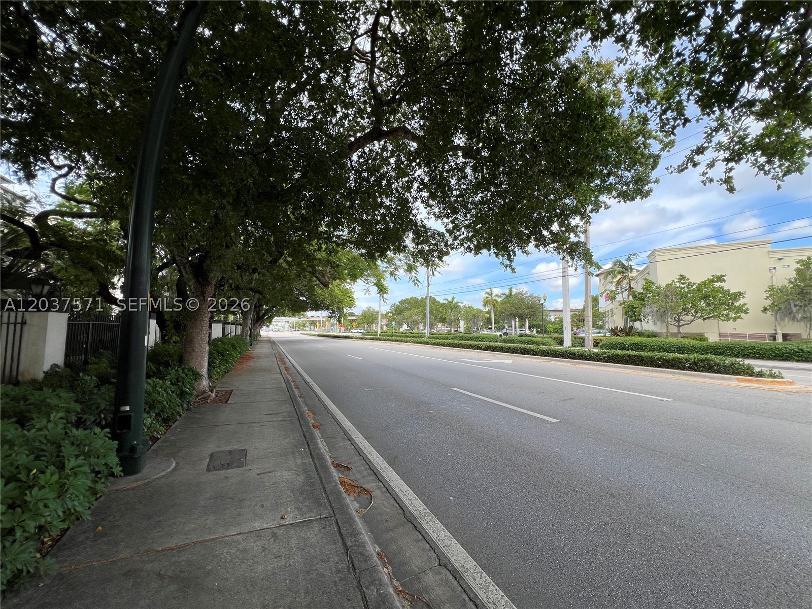 6886 N Kendall Dr #D407, Pinecrest FL 33156