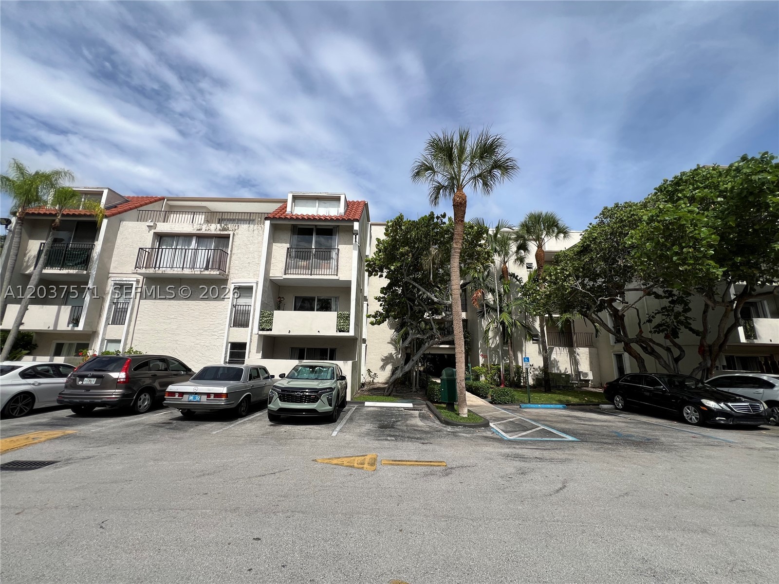6886 N Kendall Dr #D407, Pinecrest FL 33156