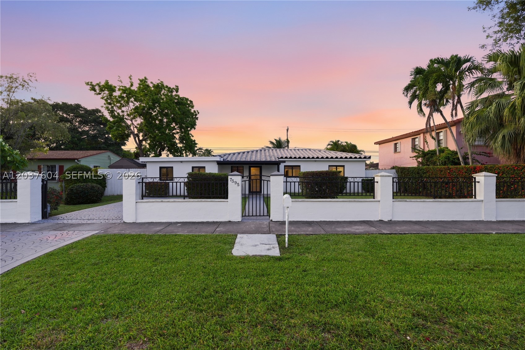 7395 SW 39th St, Miami FL 33155