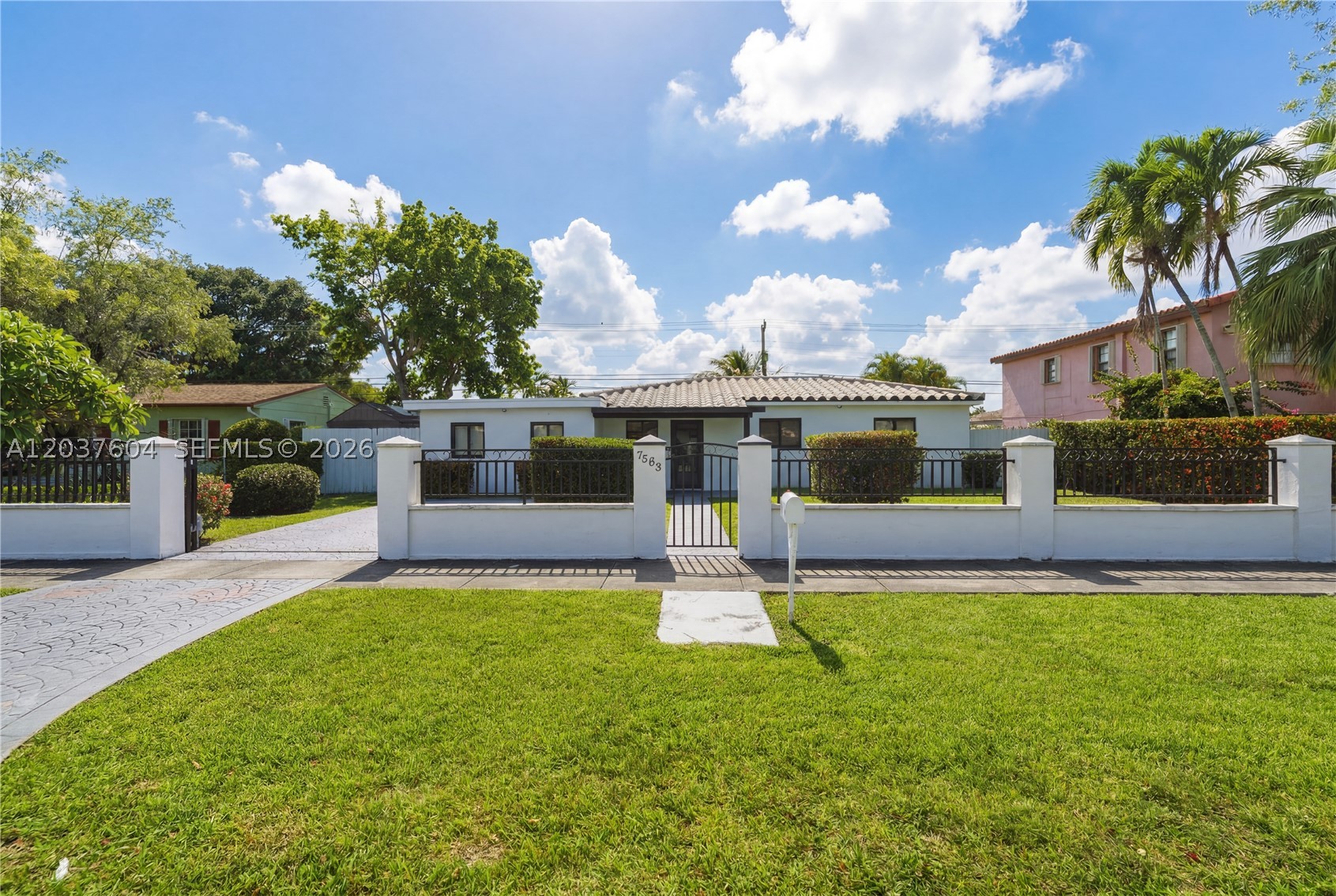 7395 SW 39th St, Miami FL 33155