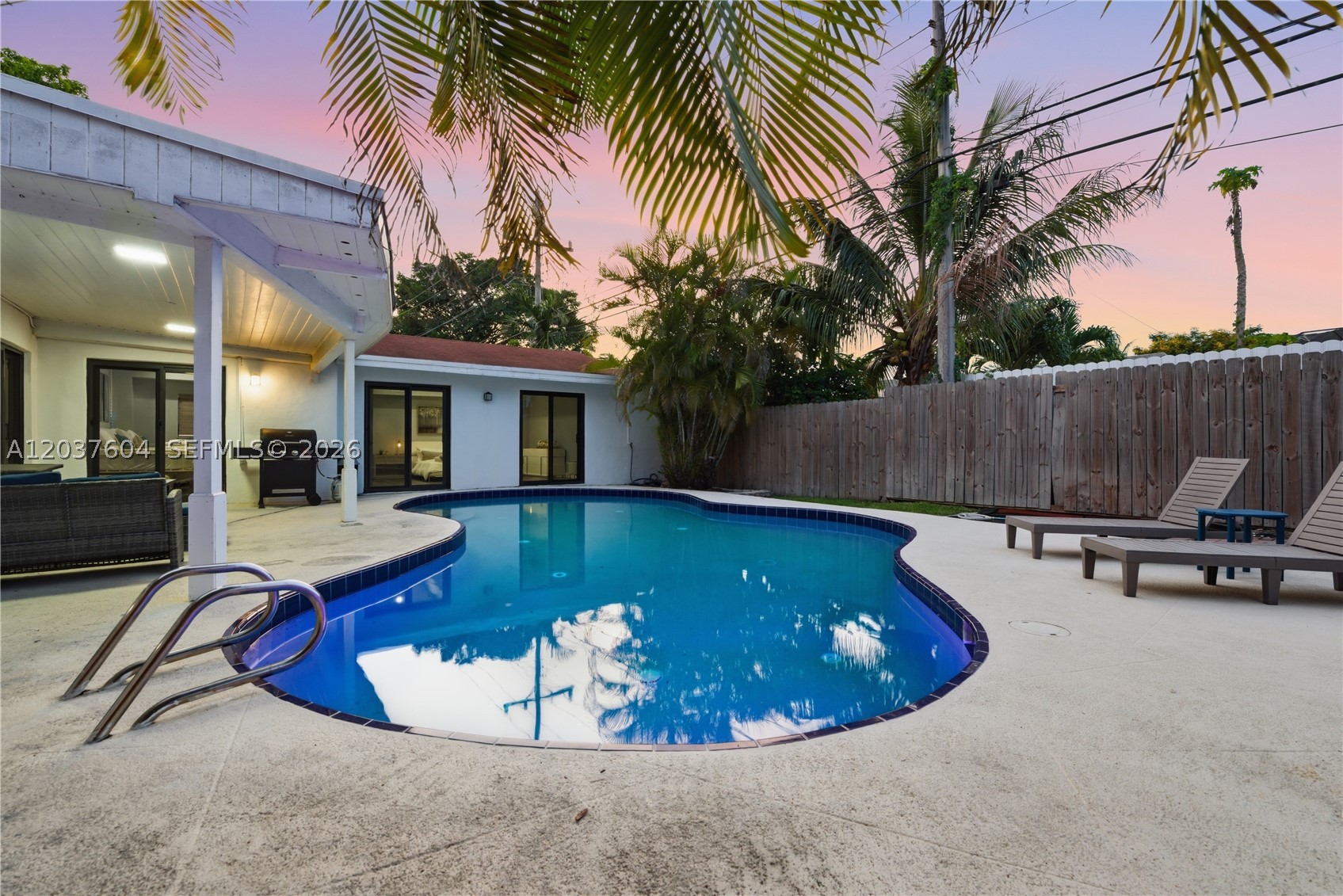 7395 SW 39th St, Miami FL 33155